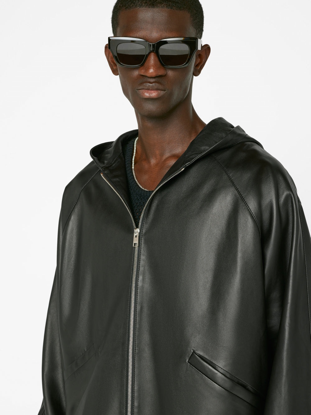 Clean Leather Hoodie in Noir - 9