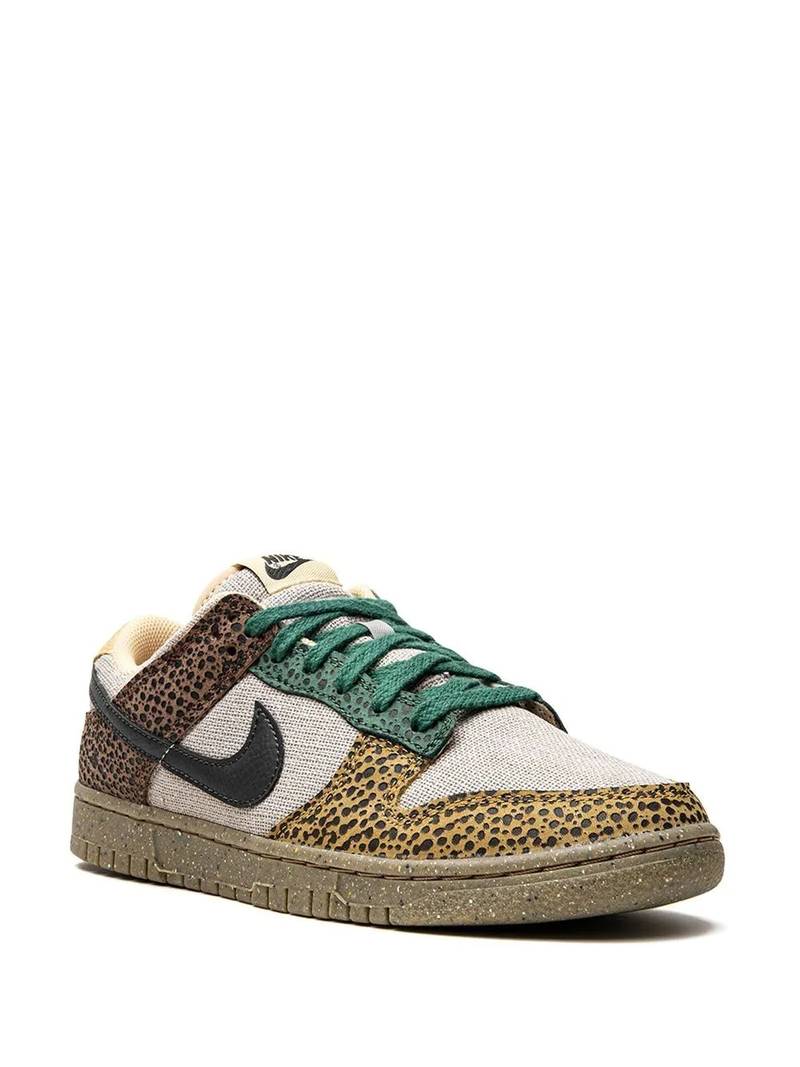 Nike Dunk Low sneakers outlook