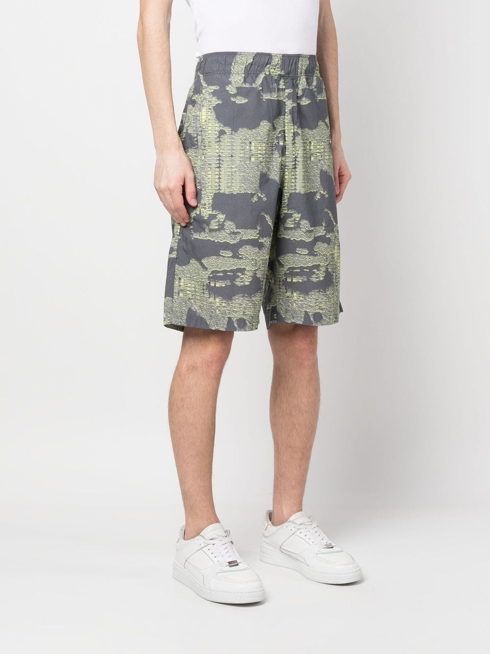 all-over graphic-print shorts - 3