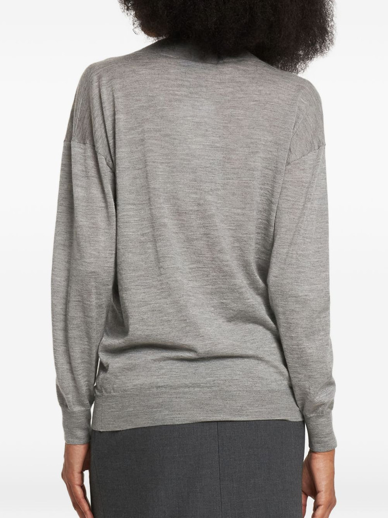 V-neck long-sleeve sweater 3
