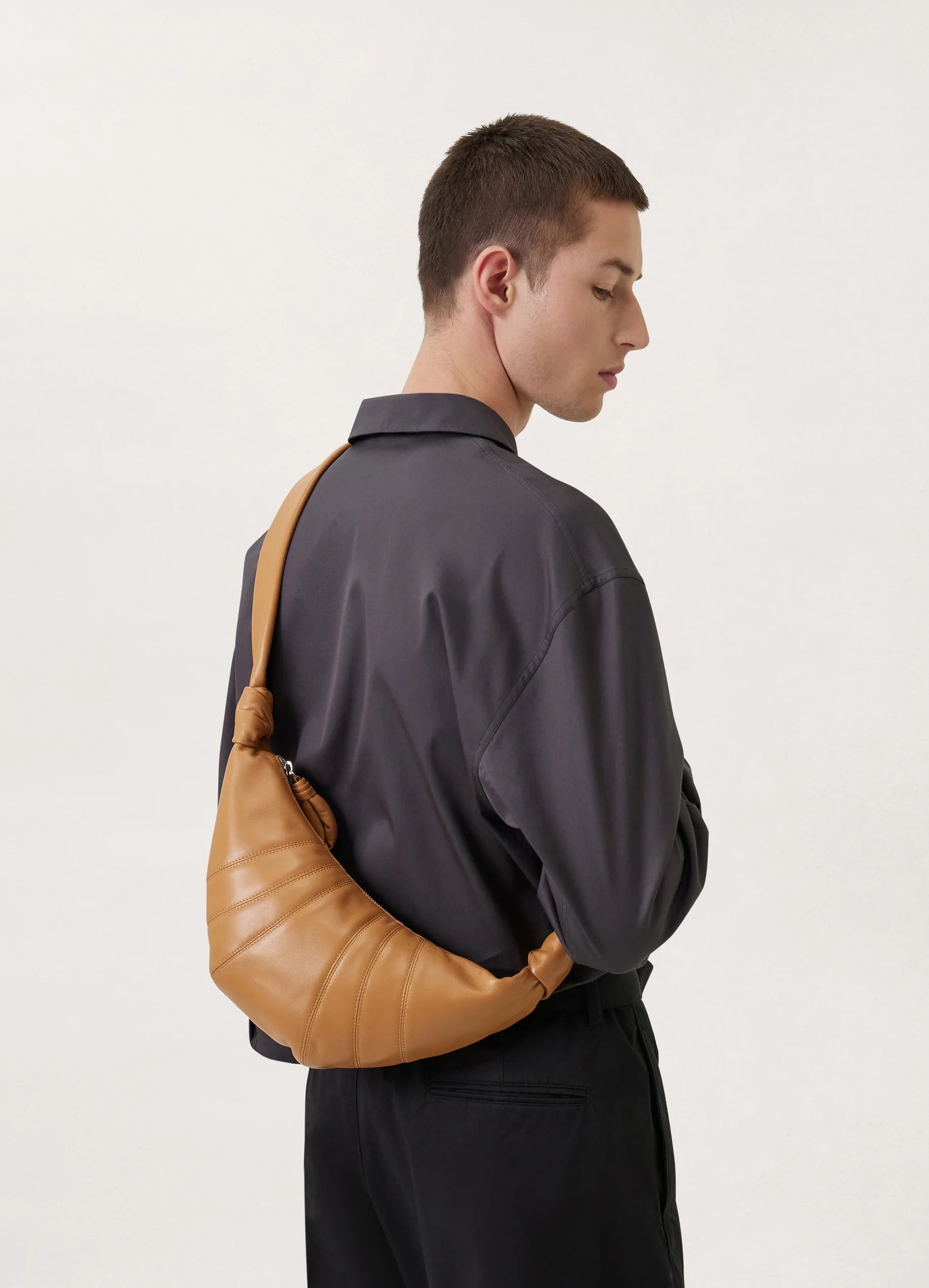 SMALL CROISSANT BAG
SOFT NAPPA LEATHER - 7