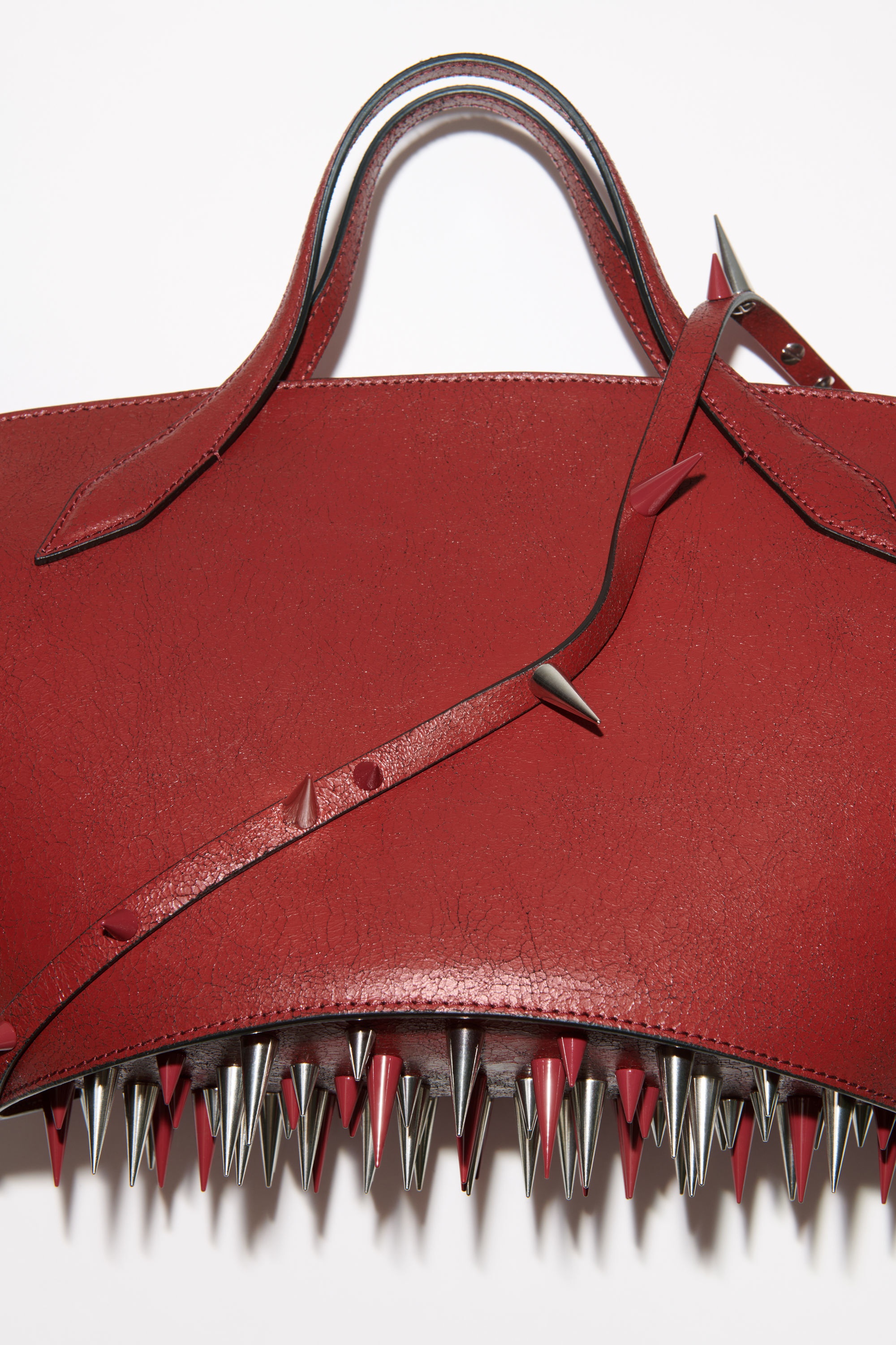 Acne Studios Spike shoulder bag - Red | acnestudios | REVERSIBLE