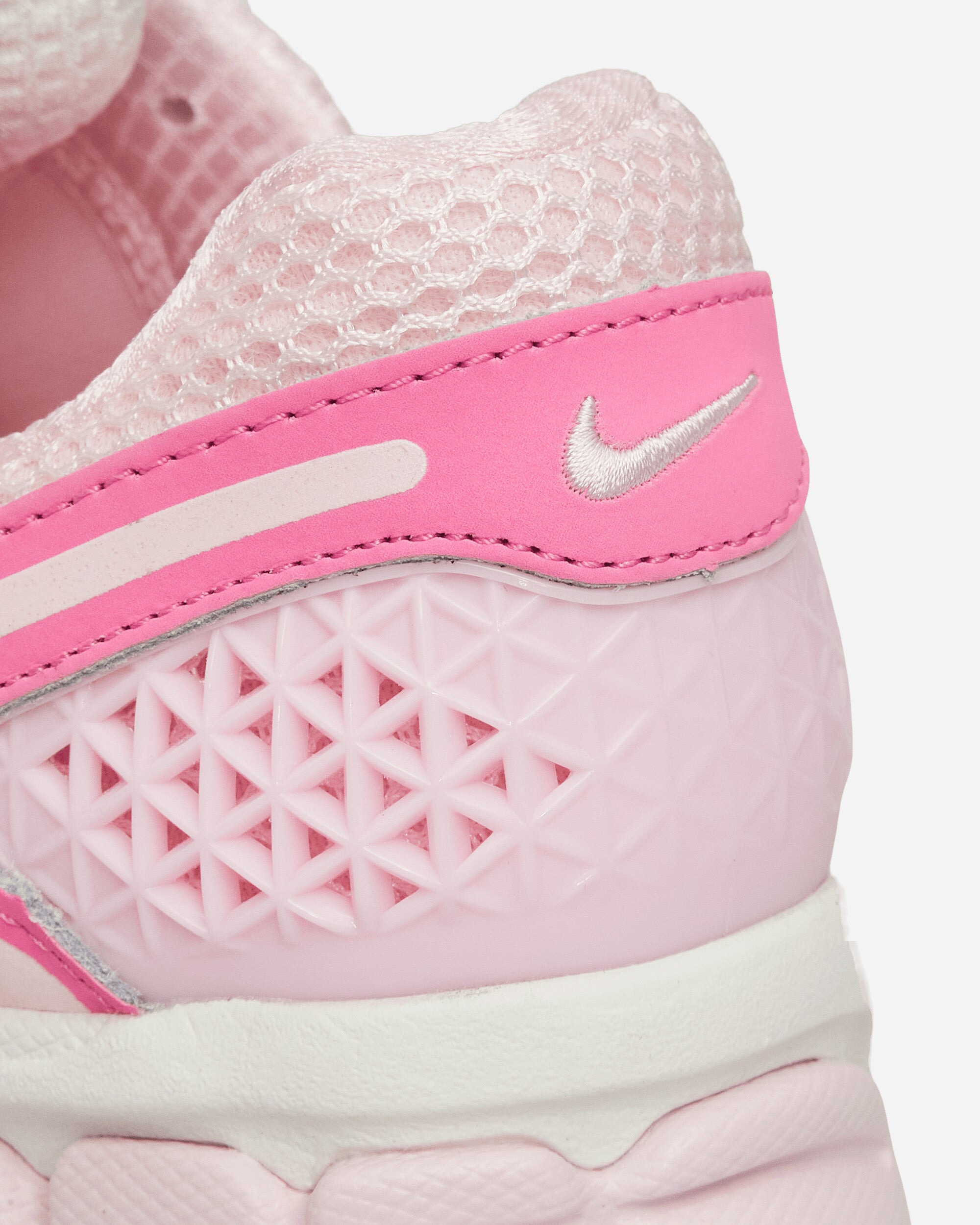 Women's Zoom Vomero 5 Sneakers Hyper Pink / Summit White - 6