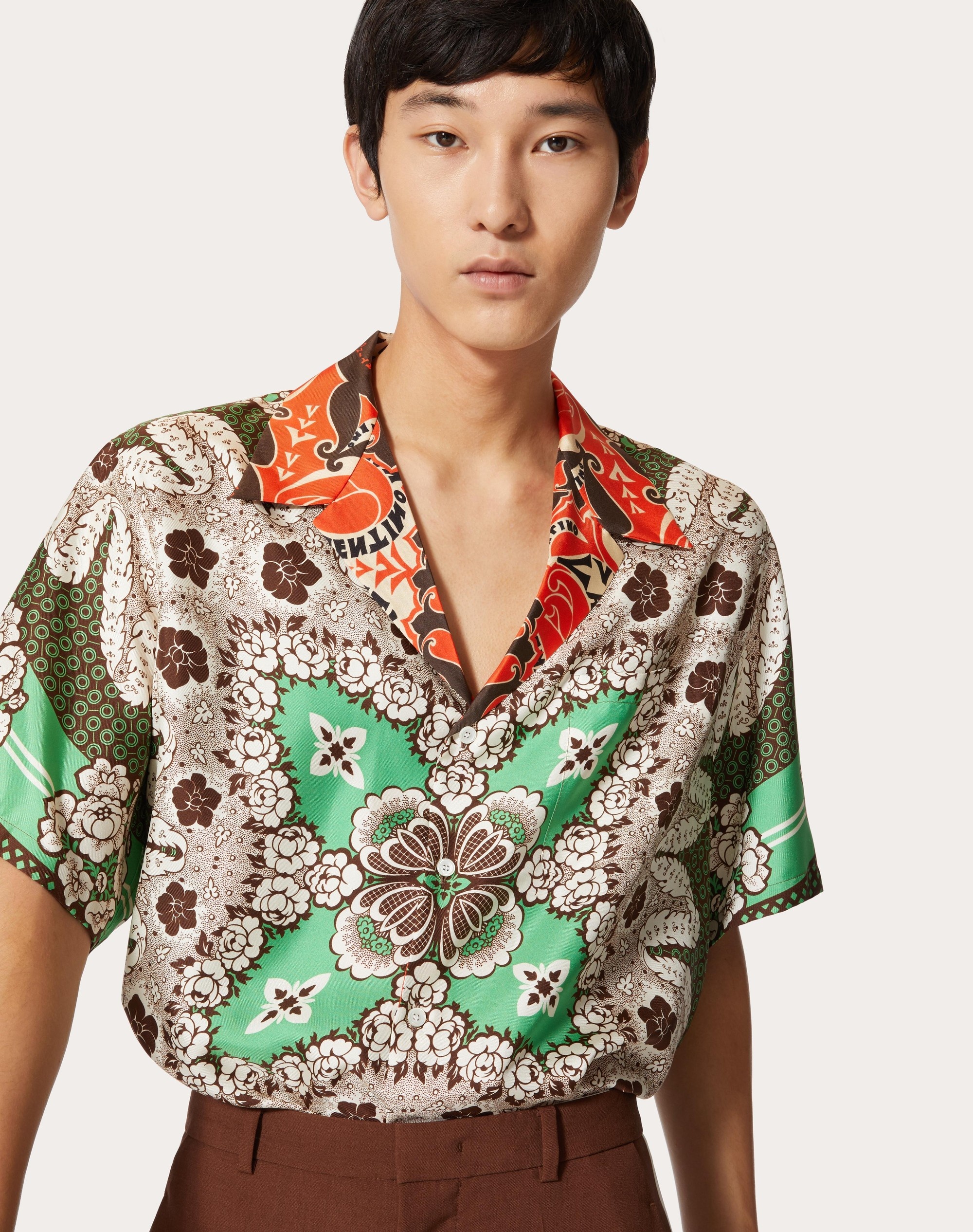 SILK TWILL BOWLING SHIRT WITH VALENTINO BANDANA FLOWER PRINT - 5