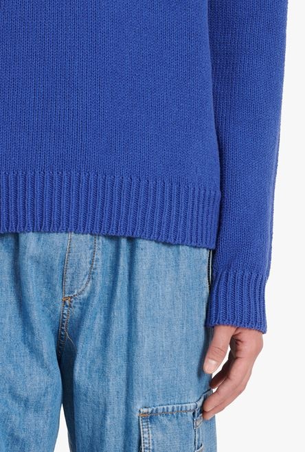 HIGH SUMMER CAPSULE - “Gitane” blue cotton sweater with embroidered white Balmain Paris logo - 8