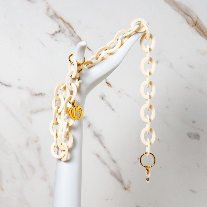 LINDA FARROW CREAM OVAL LINK ACETATE CHAIN outlook