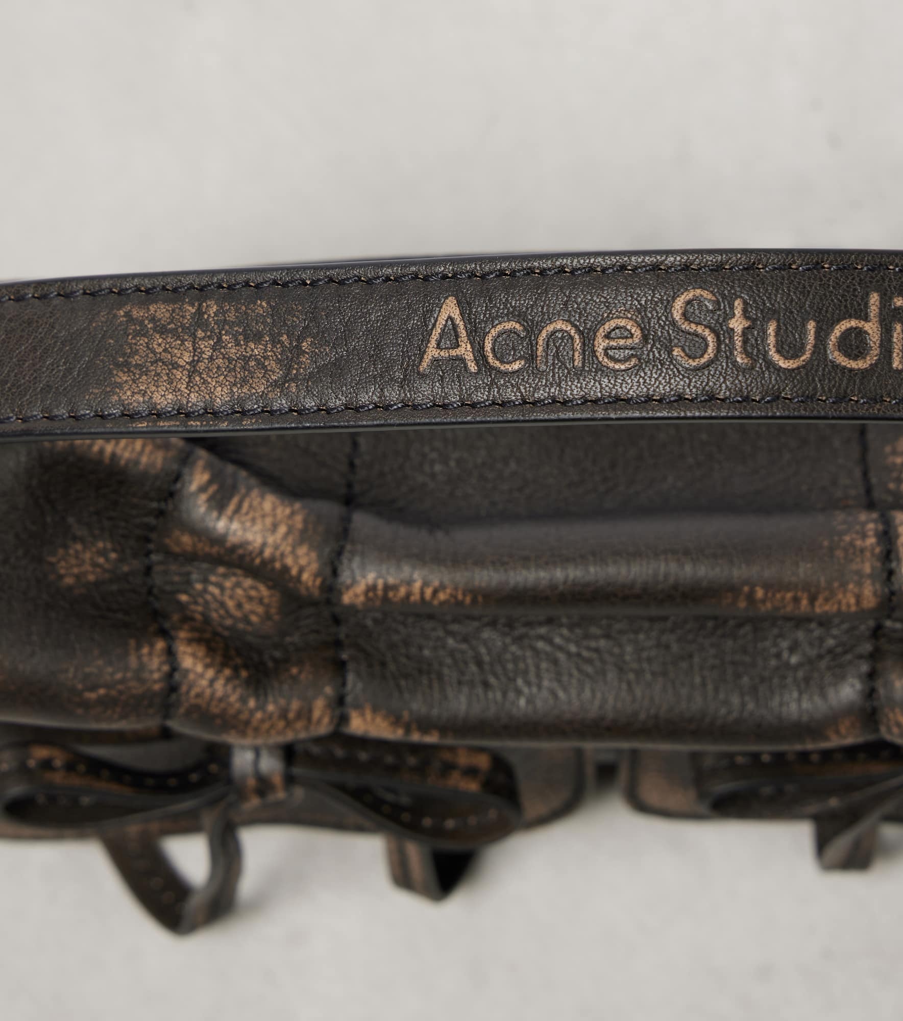 Micro bow-detail leather shoulder bag - 6