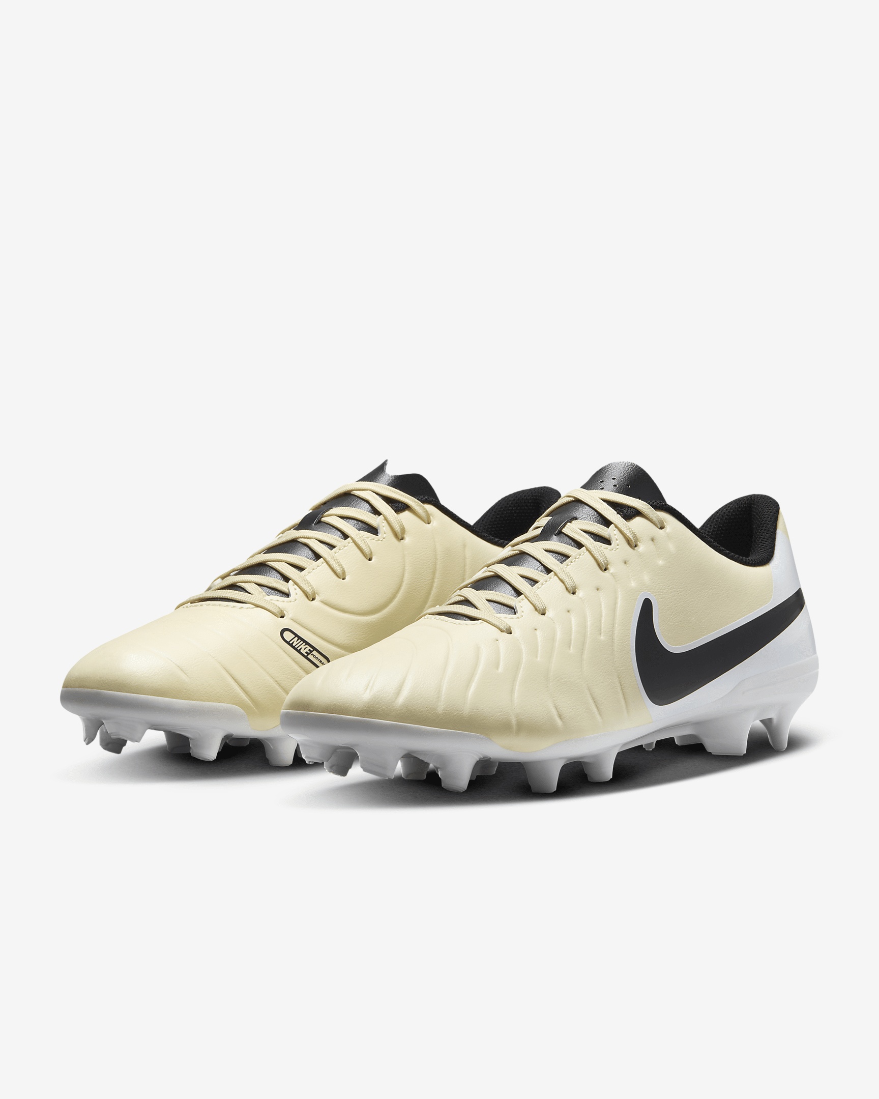 Nike Tiempo Legend 10 Club Multi-Ground Low-Top Soccer Cleats - 5