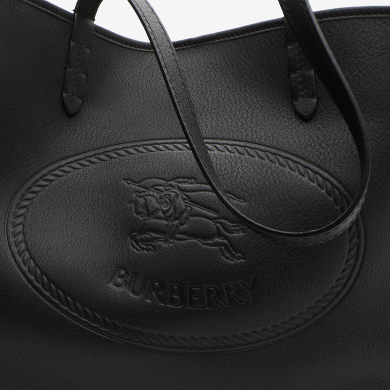 Burberry Medium Highlands Tote outlook