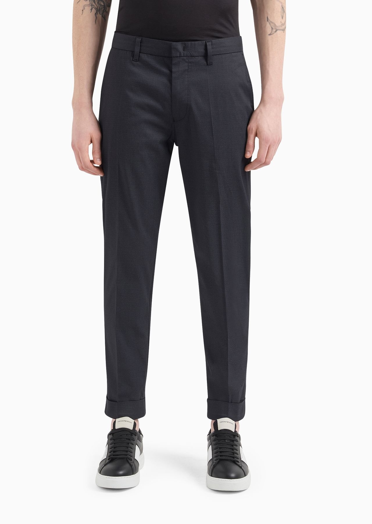 Micro-textured chinos with turn-ups - 2