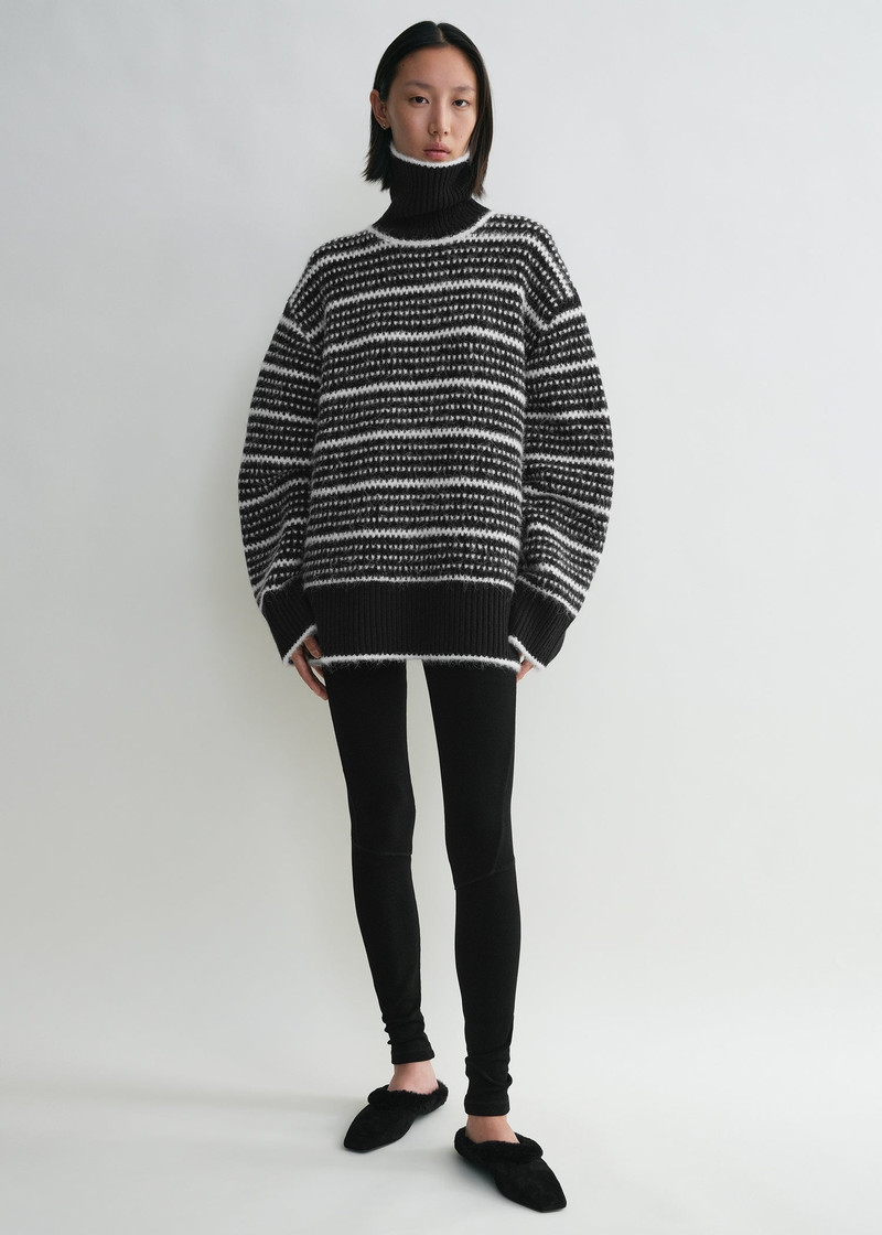 Totême Heritage turtleneck black outlook