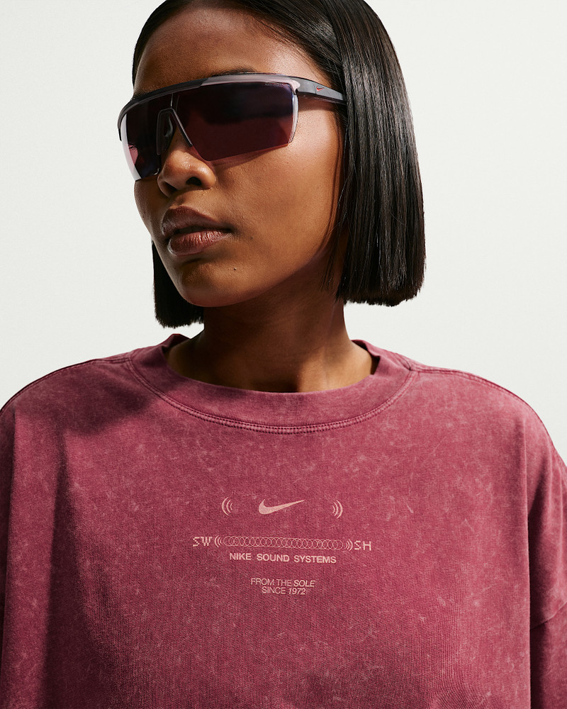Nike Sportswear Classic Women's Oversized T-Shirt 3