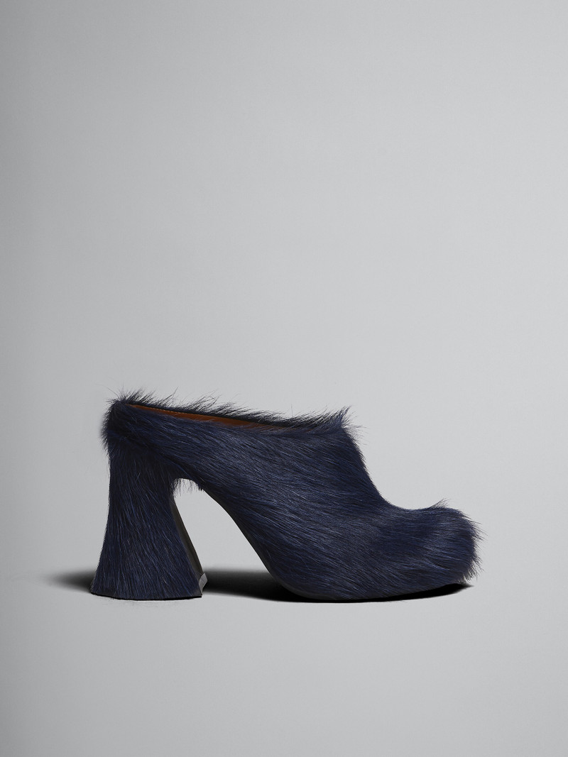 BLUE LONG HAIR CALFSKIN FUSSBETT CLOG 1