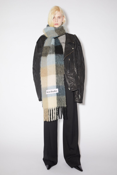 Acne Studios Mohair checked scarf - Blue/beige/black outlook