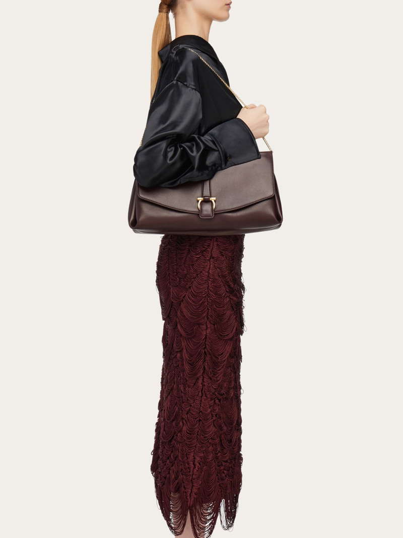 Front flap crossbody bag (L) 9