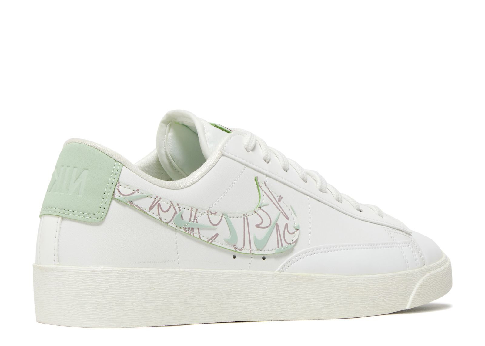 WMNS BLAZER LOW SE 'VALENTINE'S DAY' - 3