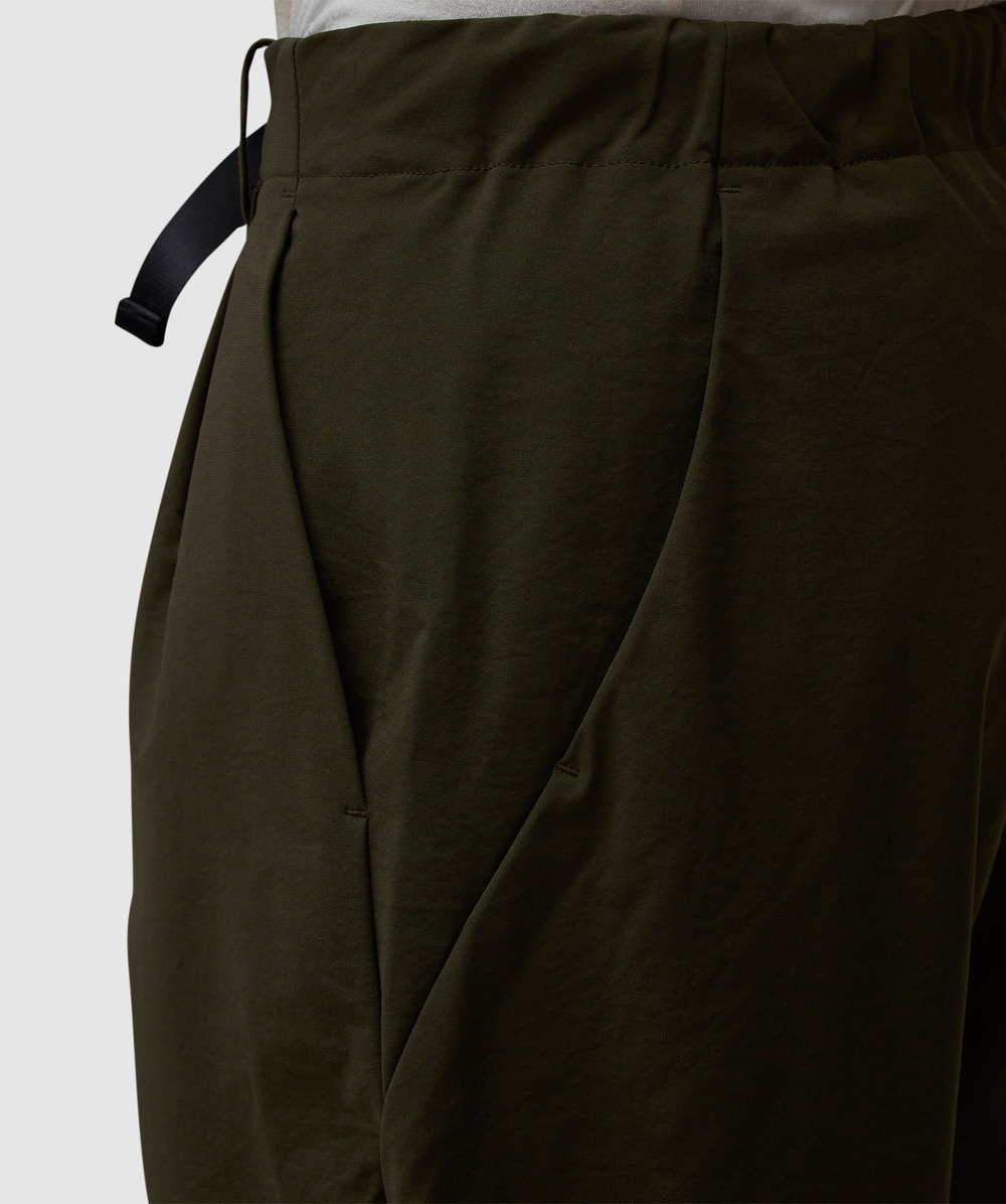 One tuck tapered stretch pant - 6