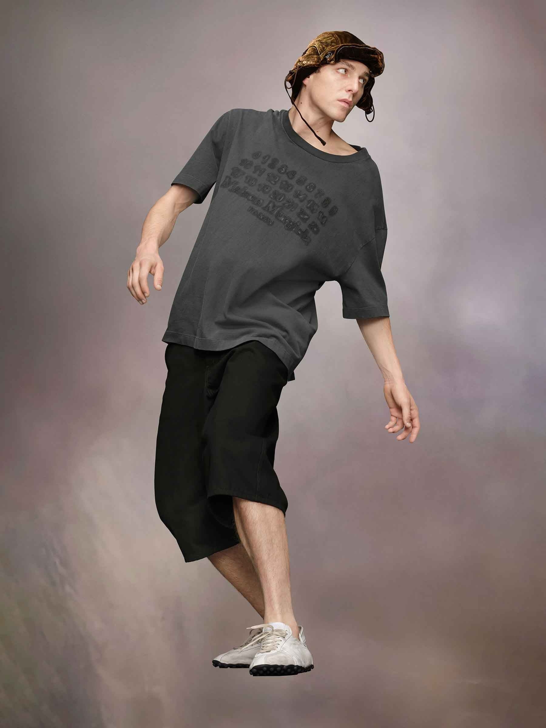 EMBROIDERED LOGO T-SHIRT - 2