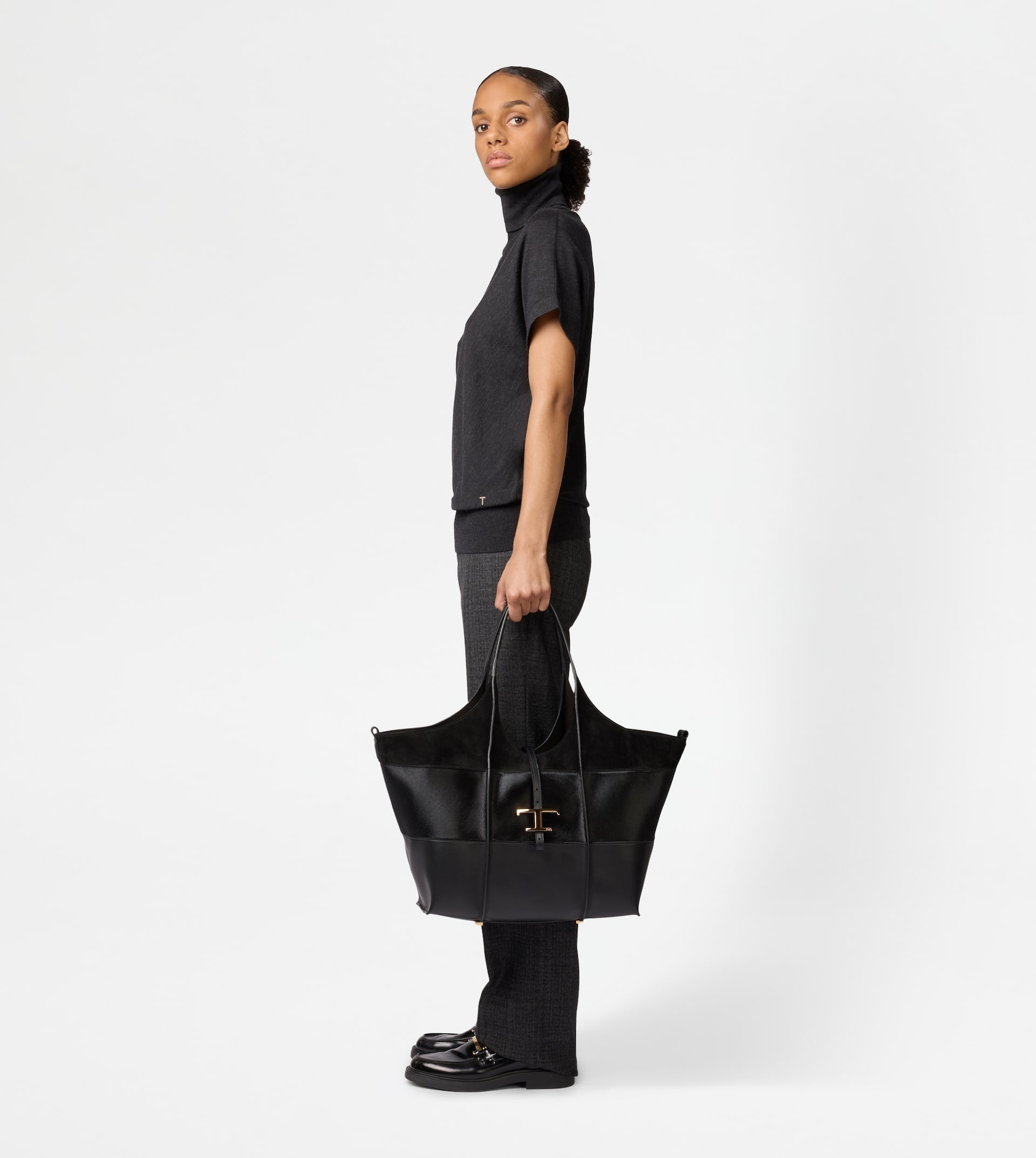 T TIMELESS SHOPPING BAG IN LEATHER MEDIUM - BLACK - 8