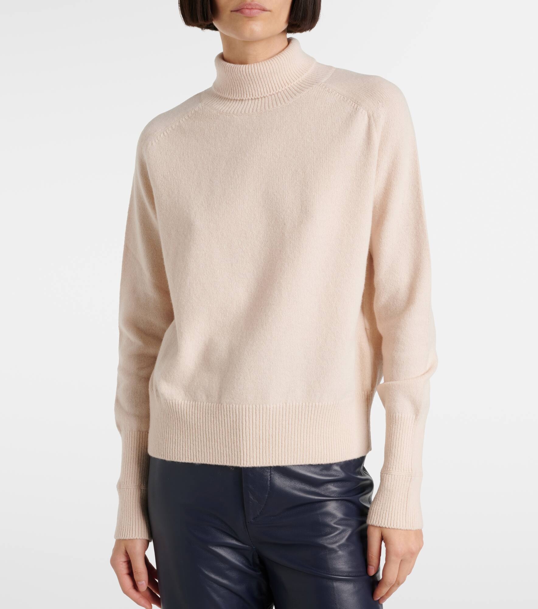 Wool turtleneck sweater - 6