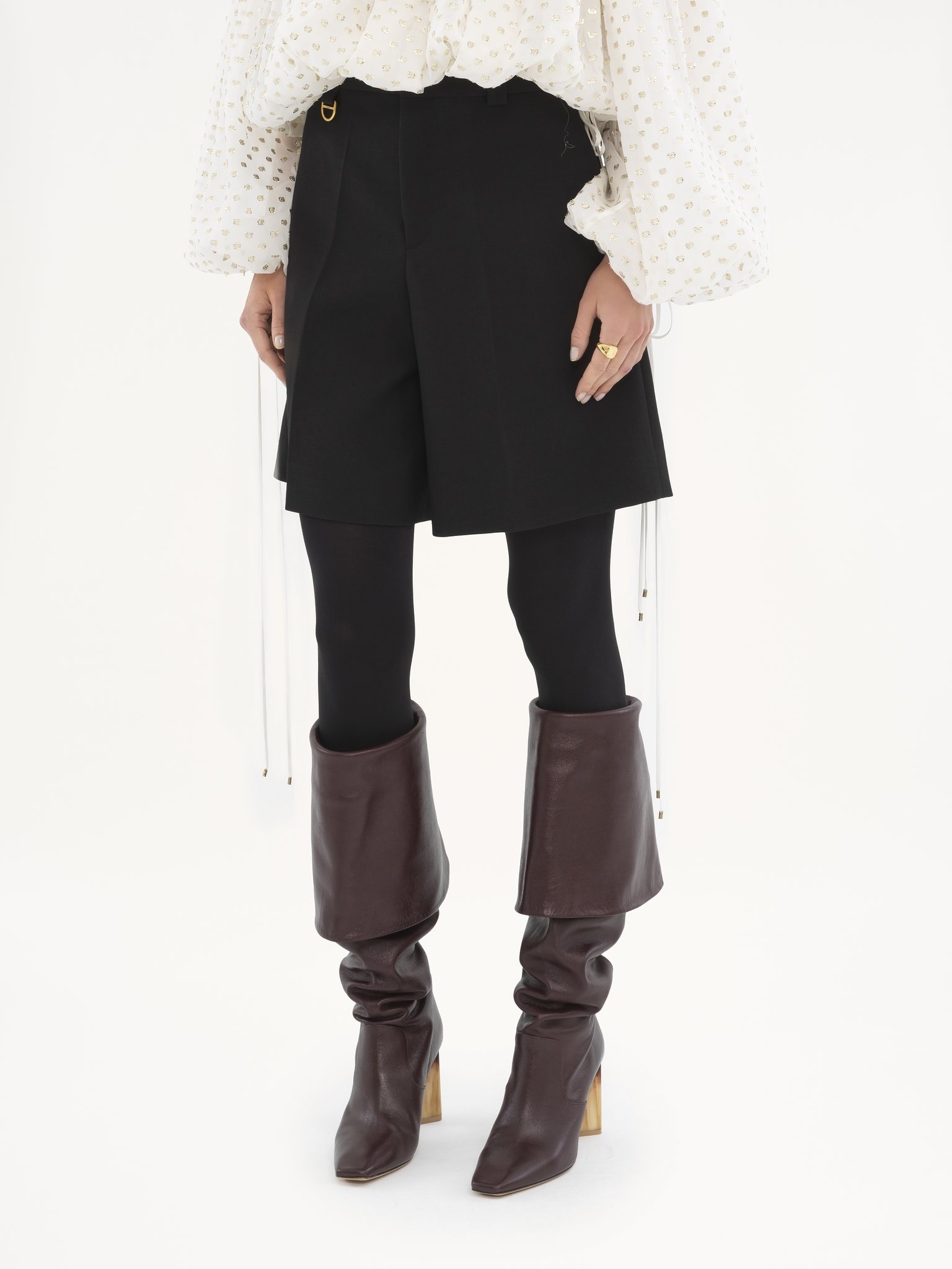 TAILORED SHORTS IN WOOL CRÊPE - 4