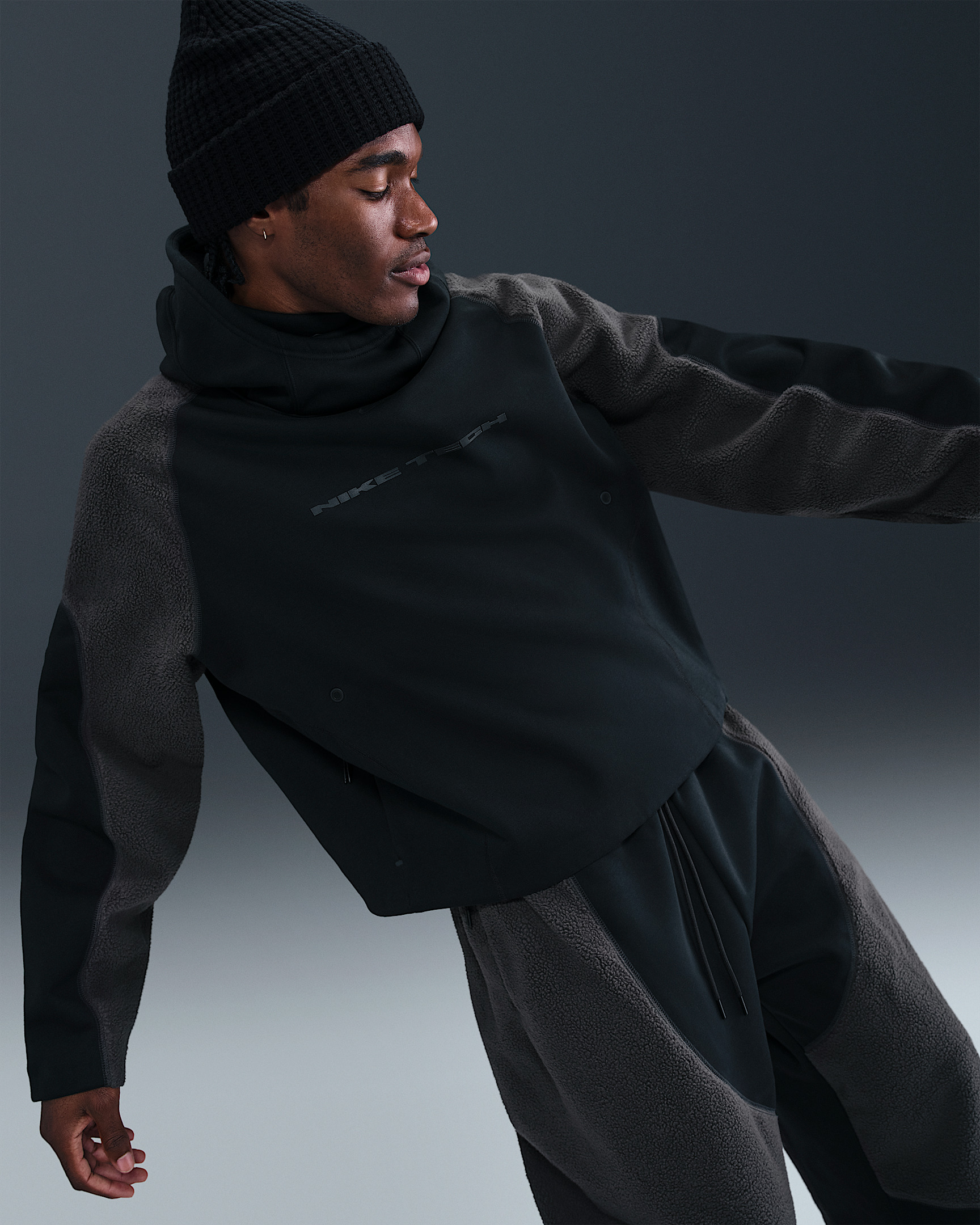 Nike Tech Boreas Men's Oversized Hoodie - 3