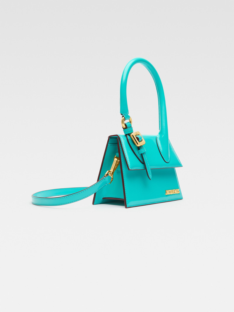 JACQUEMUS Le Chiquito moyen boucle outlook