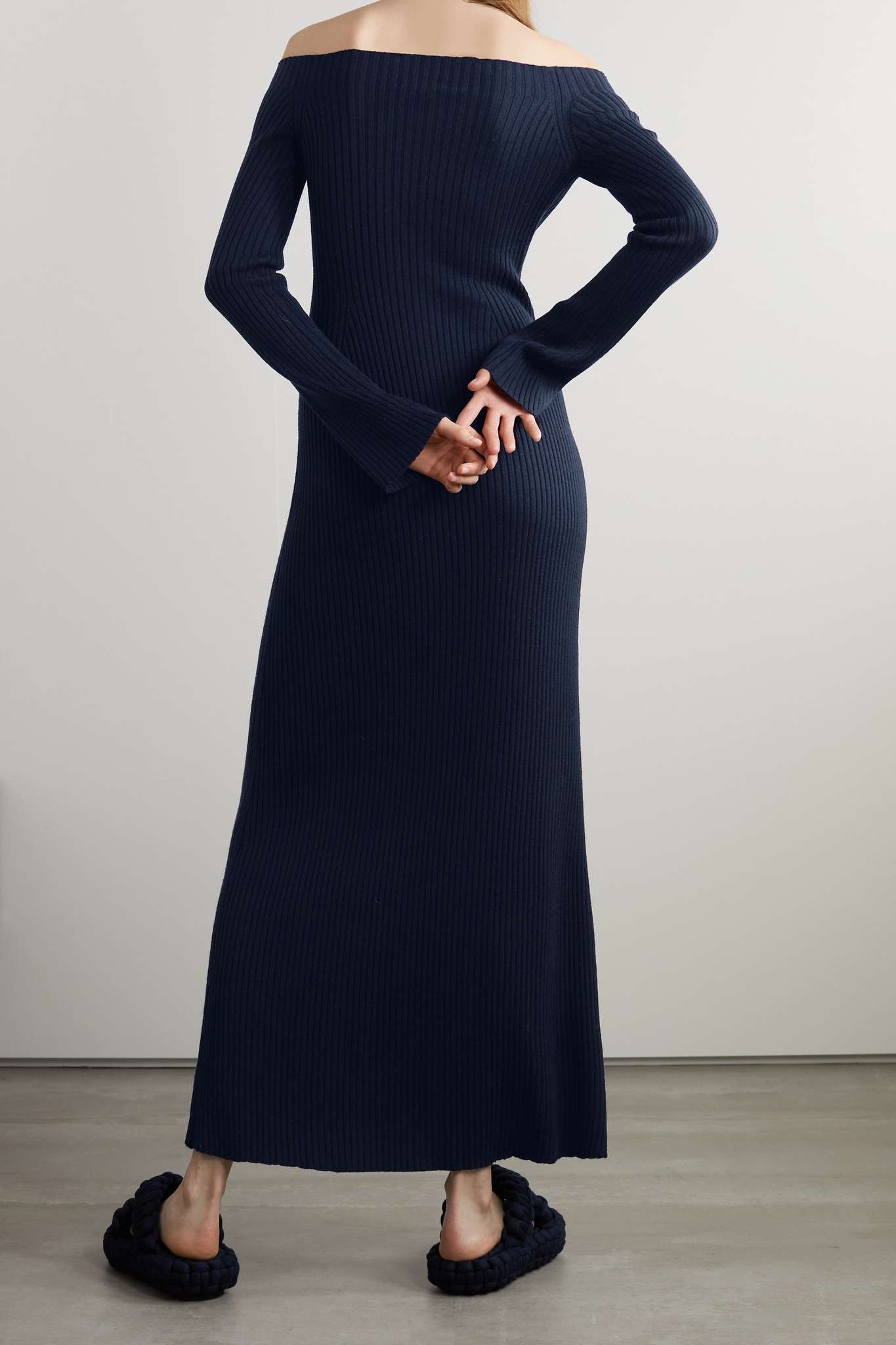 Off-the-shoulder ribbed wool and cashmere-blend maxi dress - 3