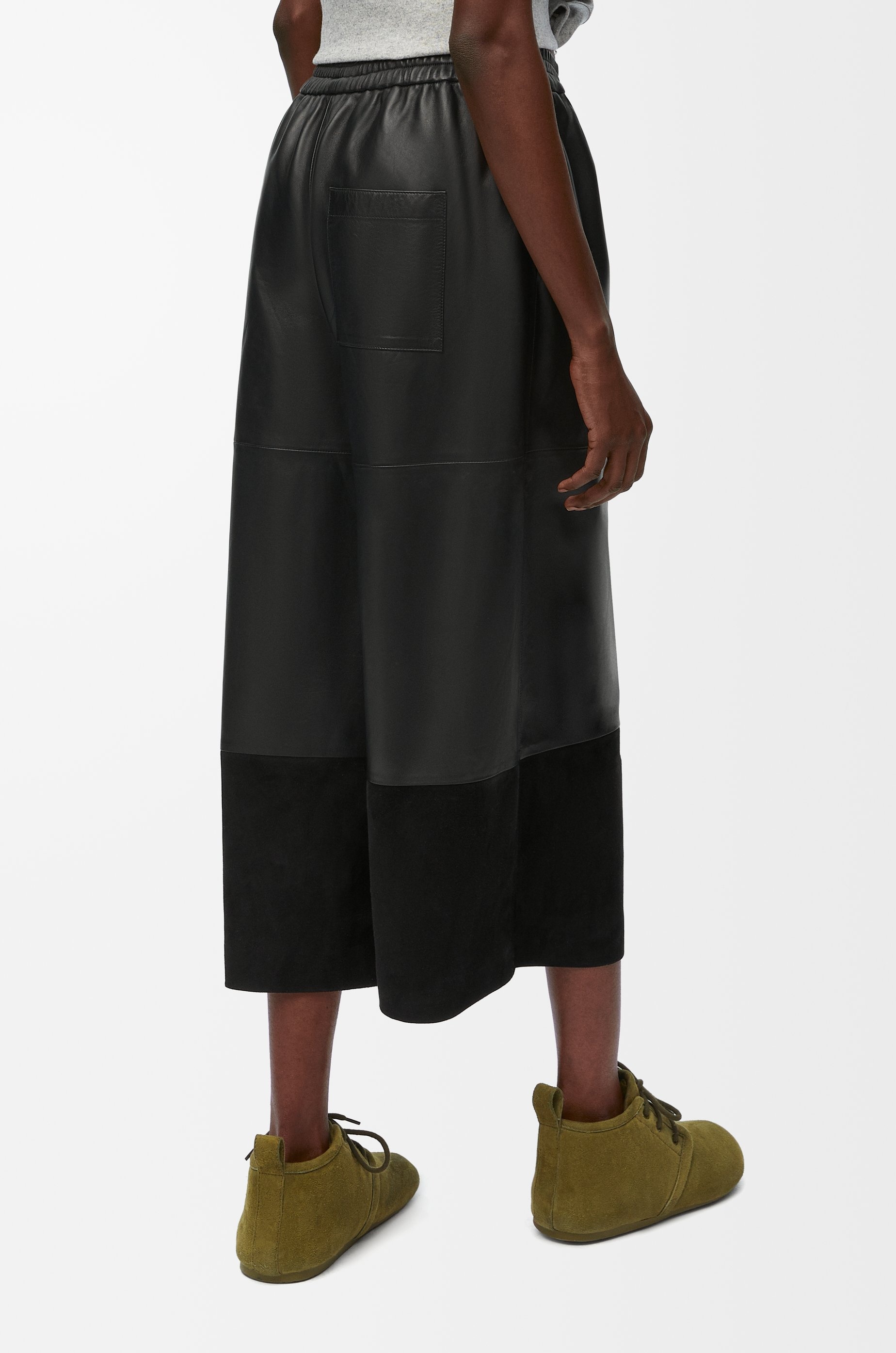Cropped trousers in satin nappa lambskin and suede goatskin - 4