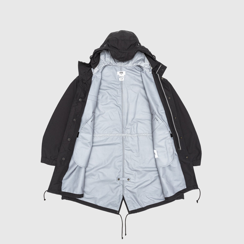 X C.P. COMPANY NYLON GOOGLE PARKA 8