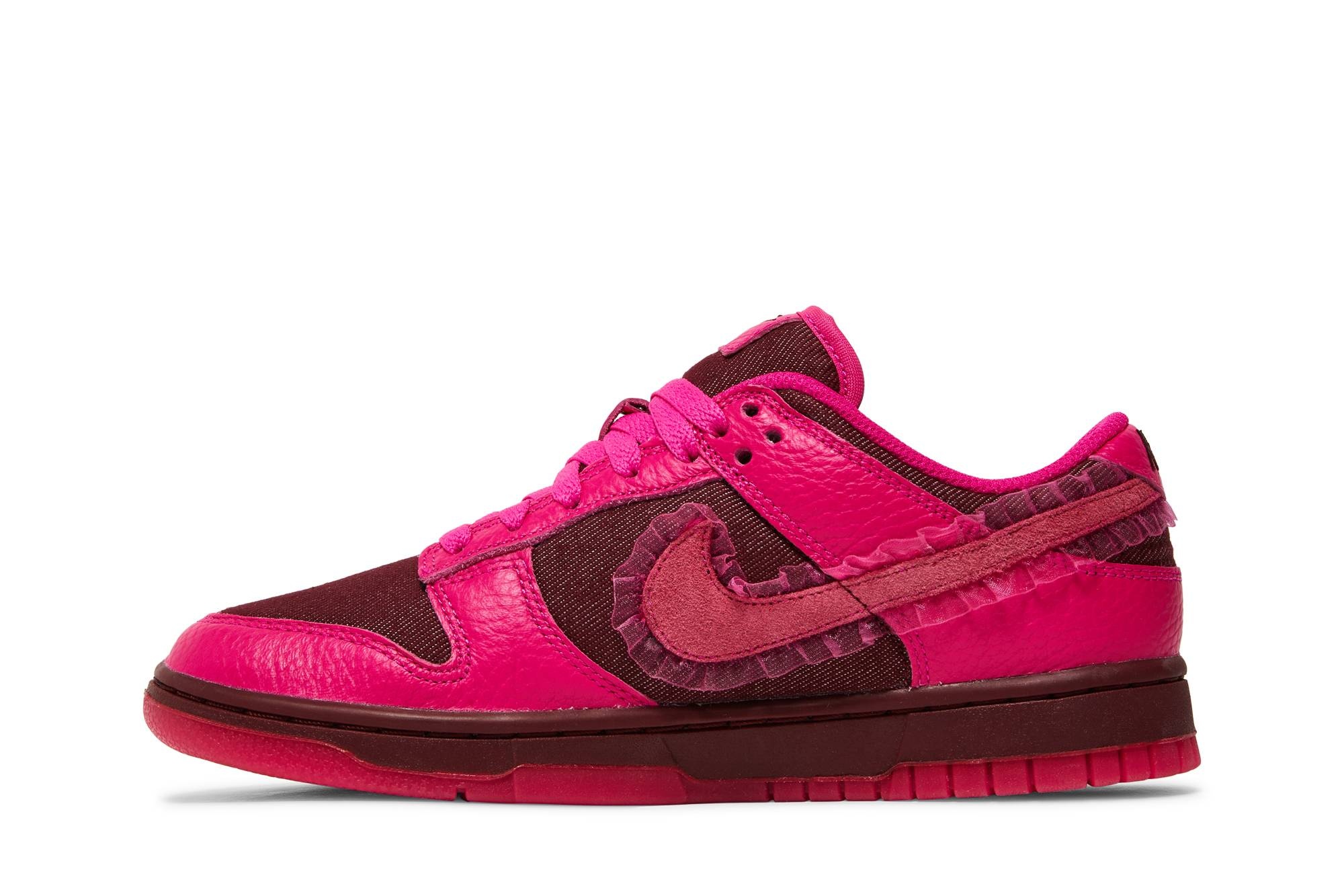 Wmns Dunk Low 'Valentine's Day' - 3