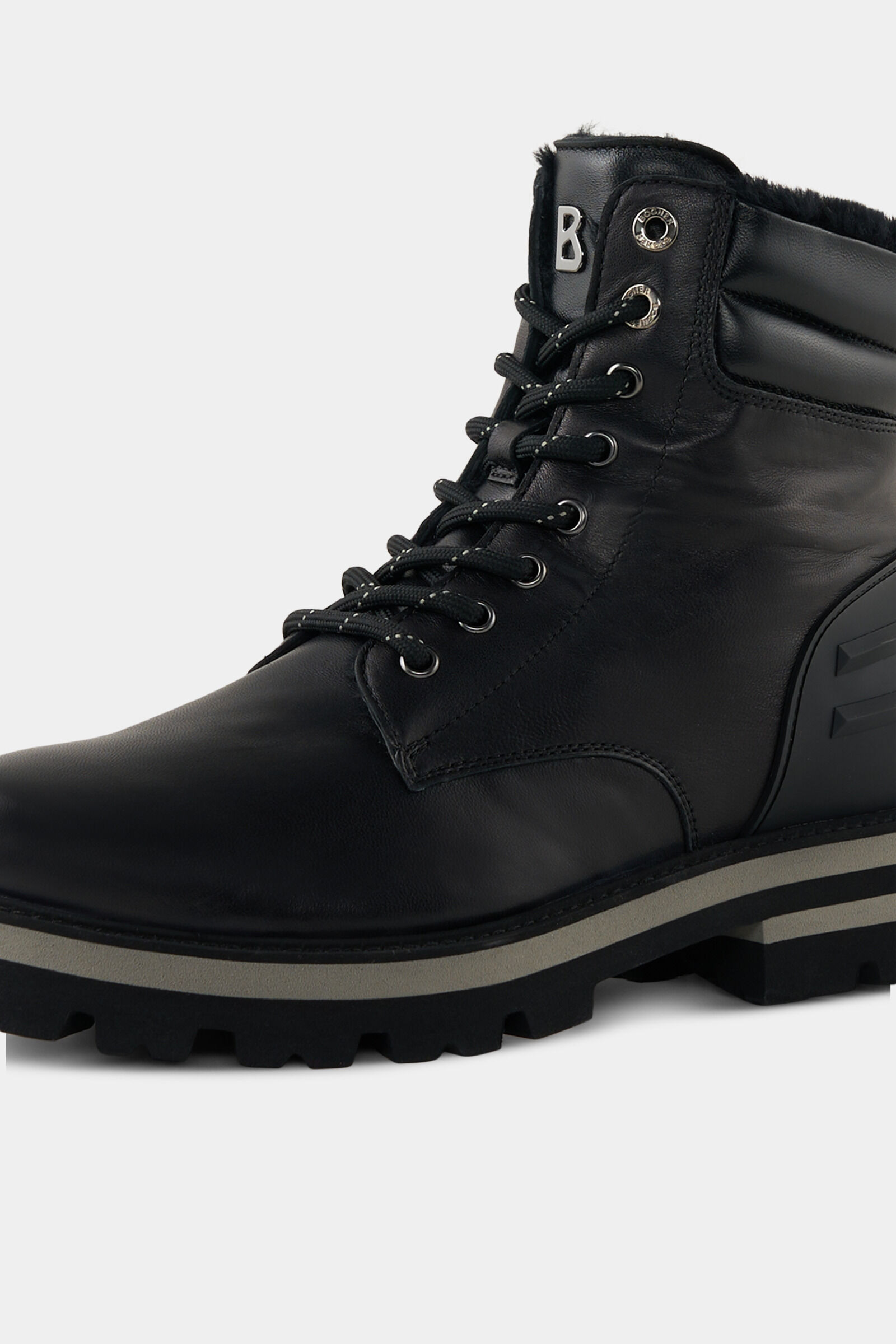 Mid Boots Courchevel in Black - 7