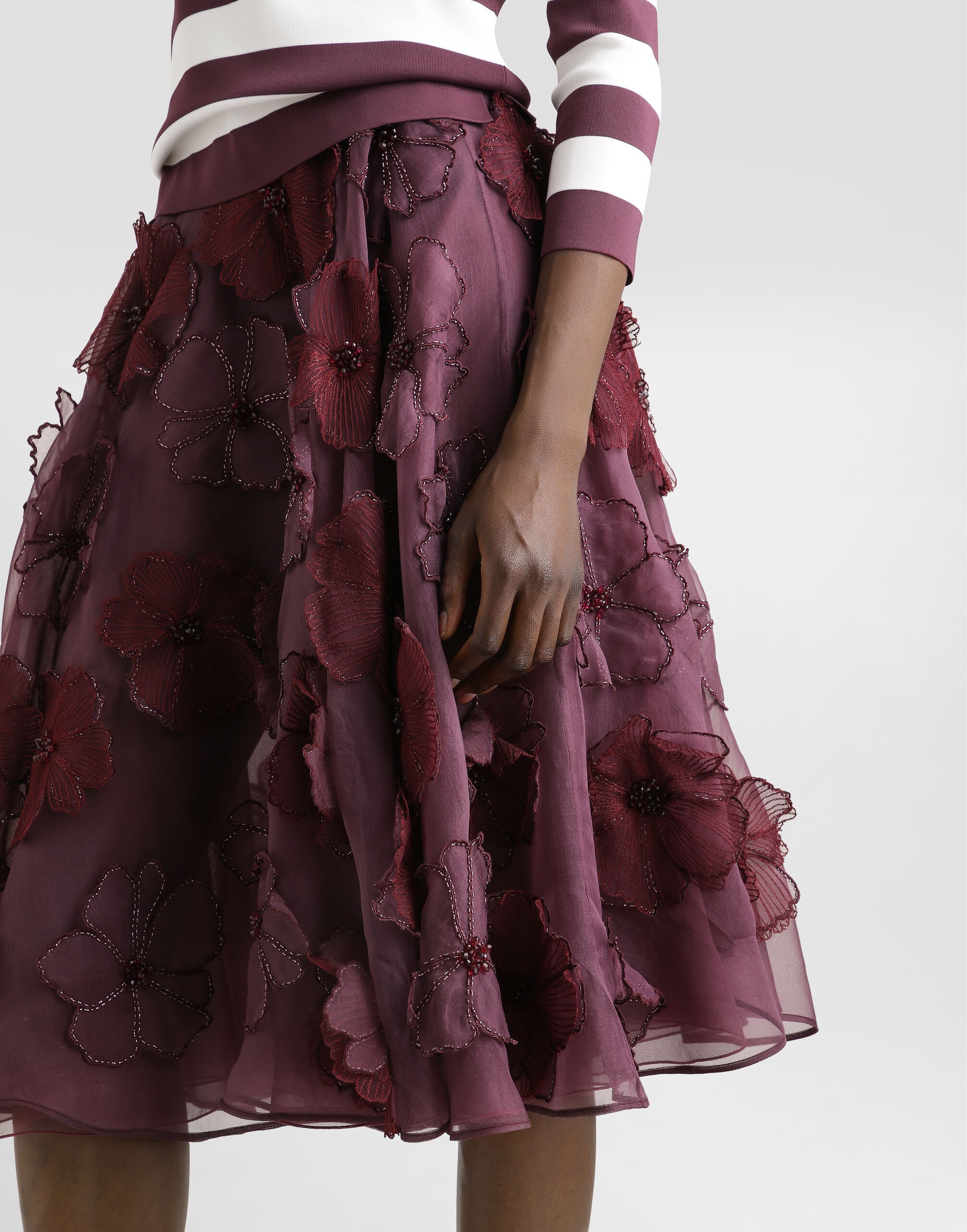 Organza midi circle skirt with floral embroidery - 4
