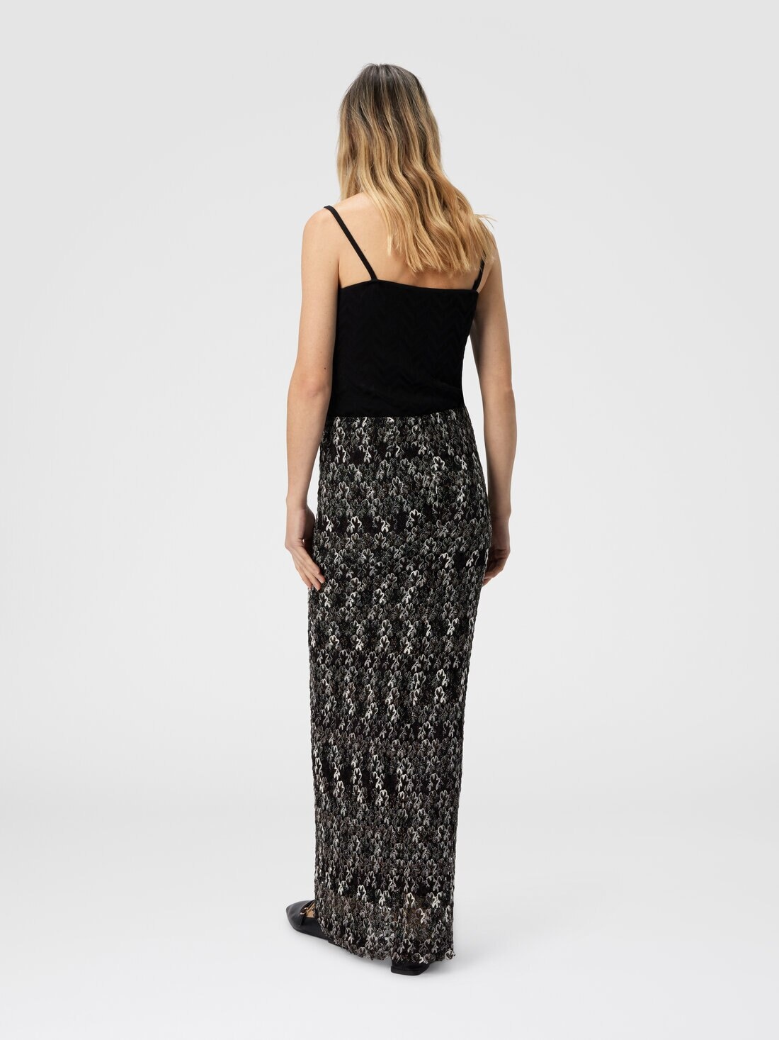 Long Pencil Skirt in Embroidered Lace - 3