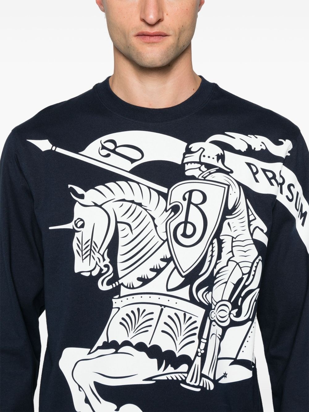 Tシャツ・カットソー BURBERRY BLACK T-SHIRT WITH EQUESTRIAN KNIGHT DESIGN Buy Burberry Black Equestrian Knight Design-print T-shirt in
