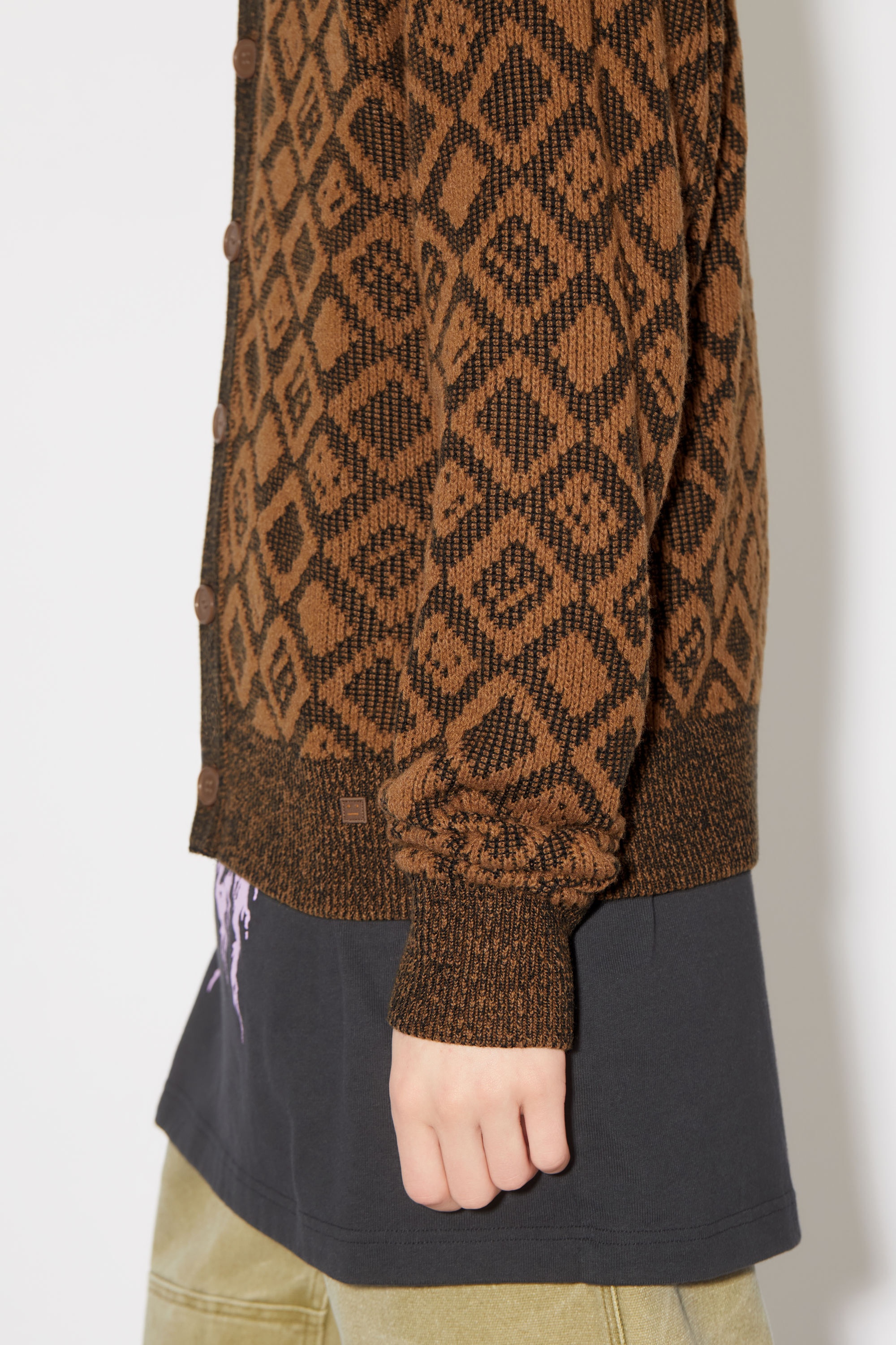 Face tiles cardigan - Toffee brown/black - 4