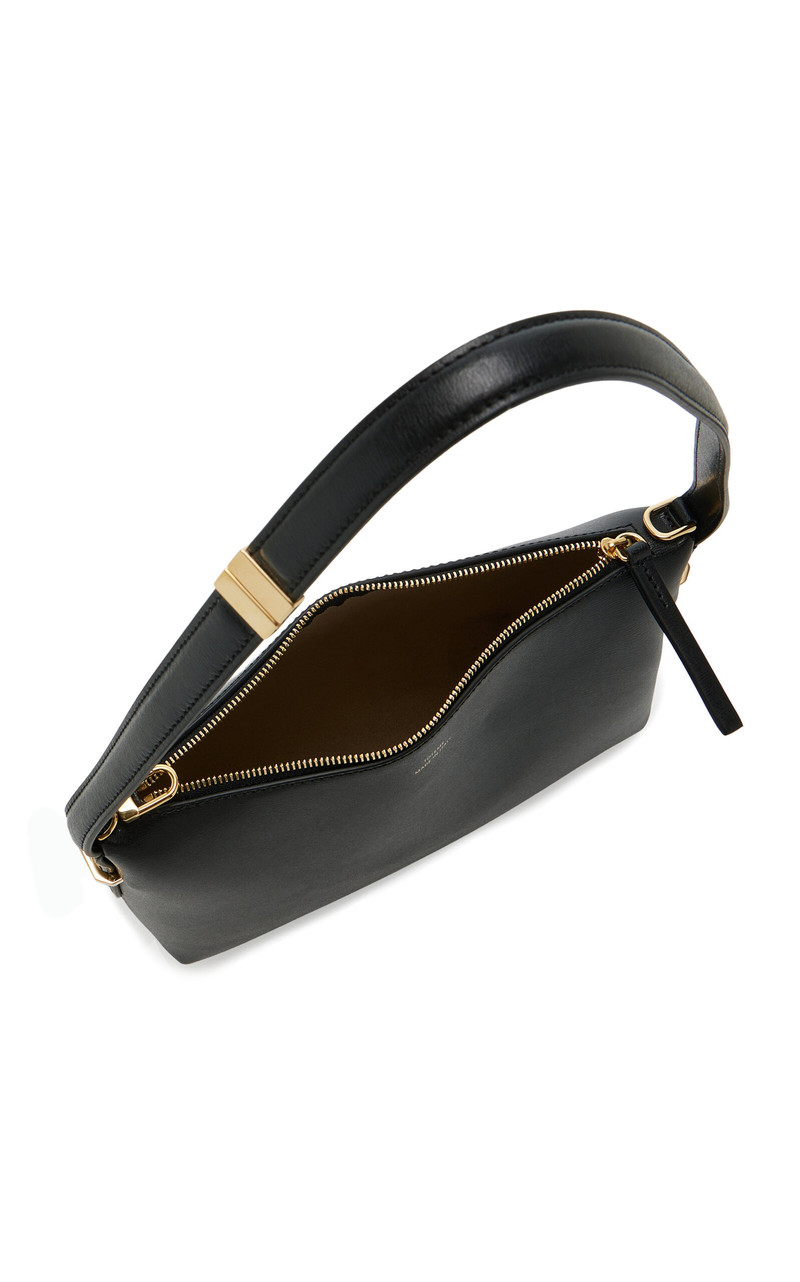 TOTEME Scoop Leather Wristlet black outlook