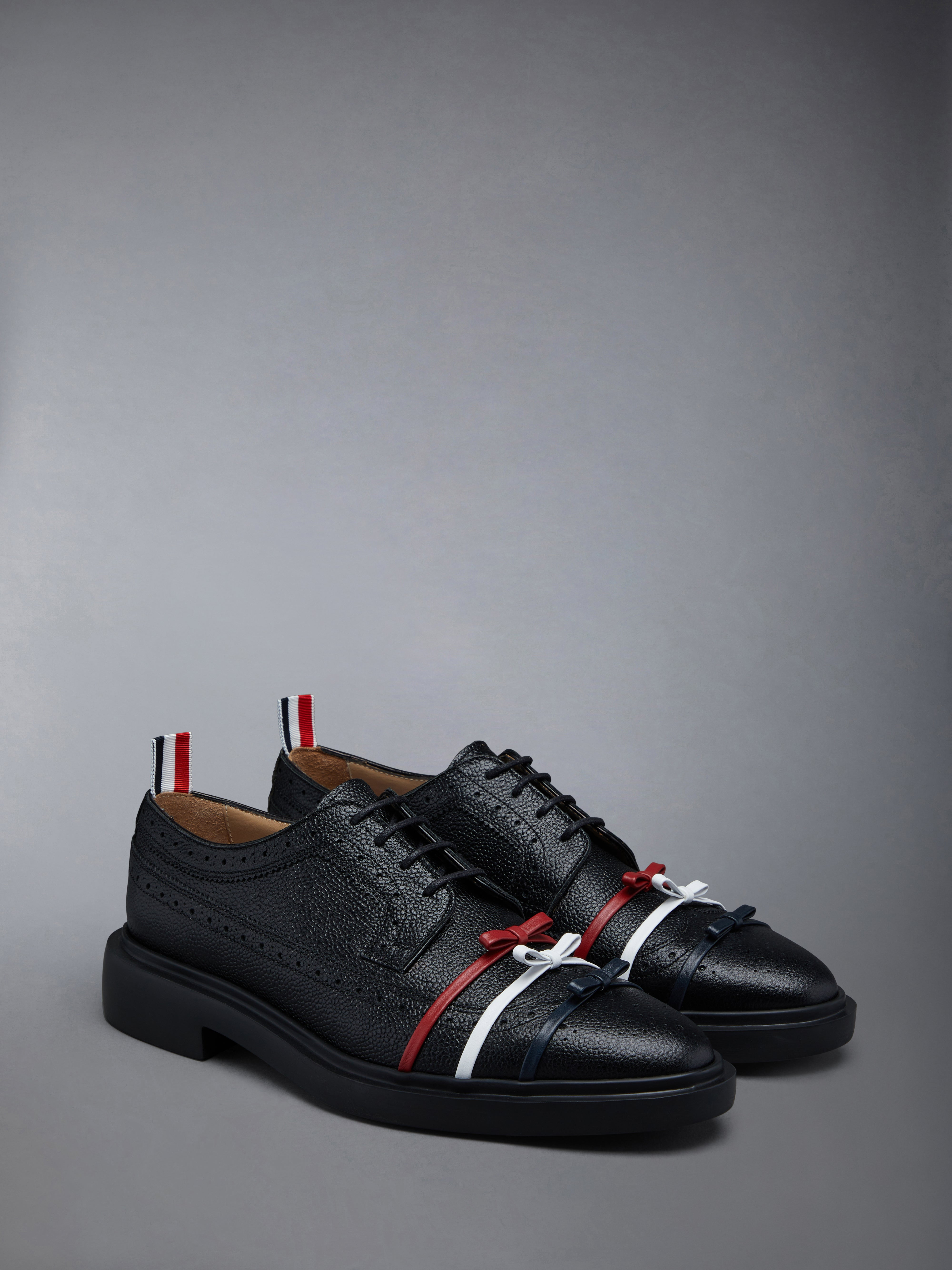 Black Pebble Grain Leather Lightweight Rubber Sole 3-Bow Longwing Brogue - 2