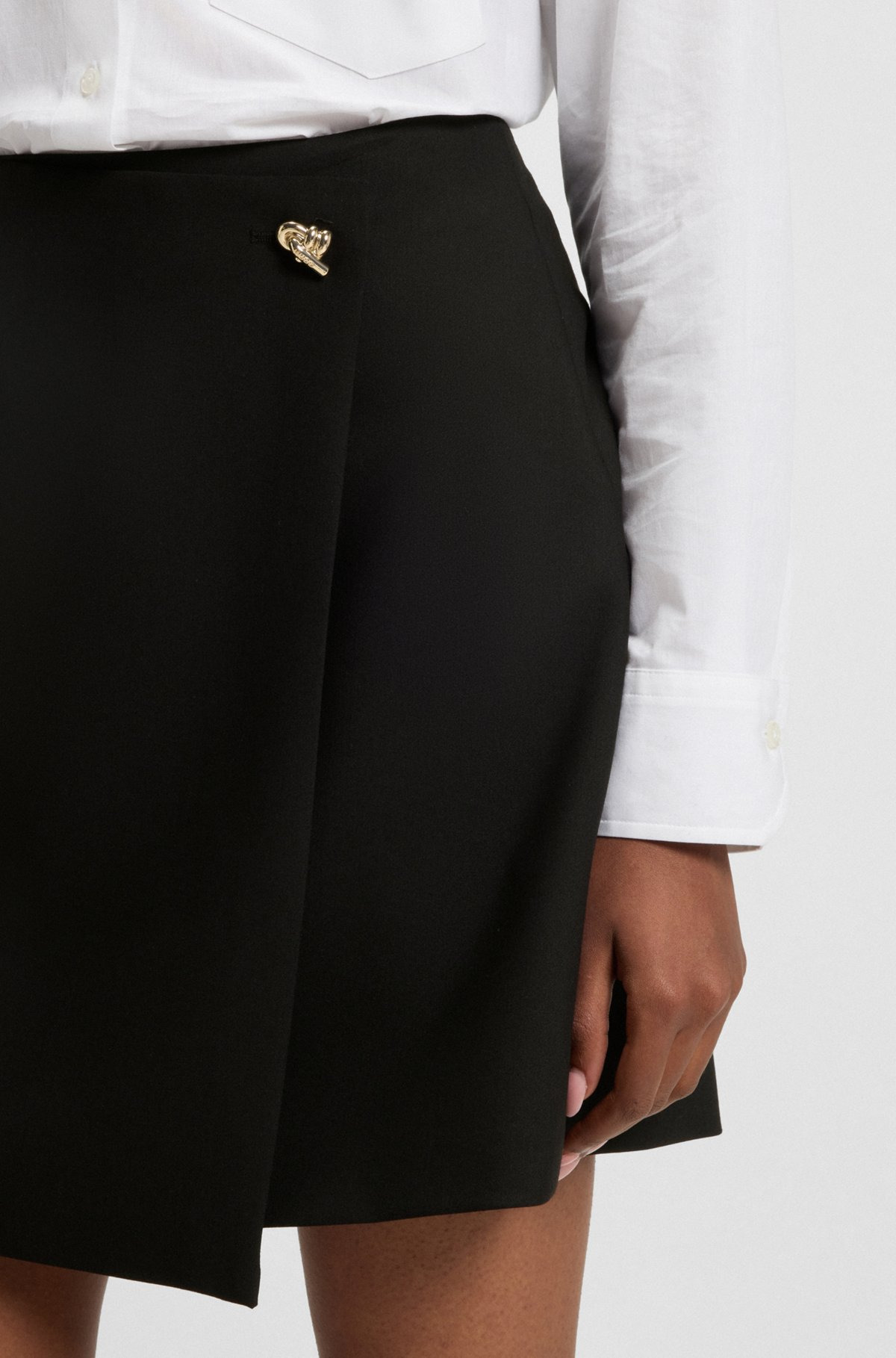 WRAP-FRONT SKIRT WITH GOLD-EFFECT KNOT BUTTON - 5