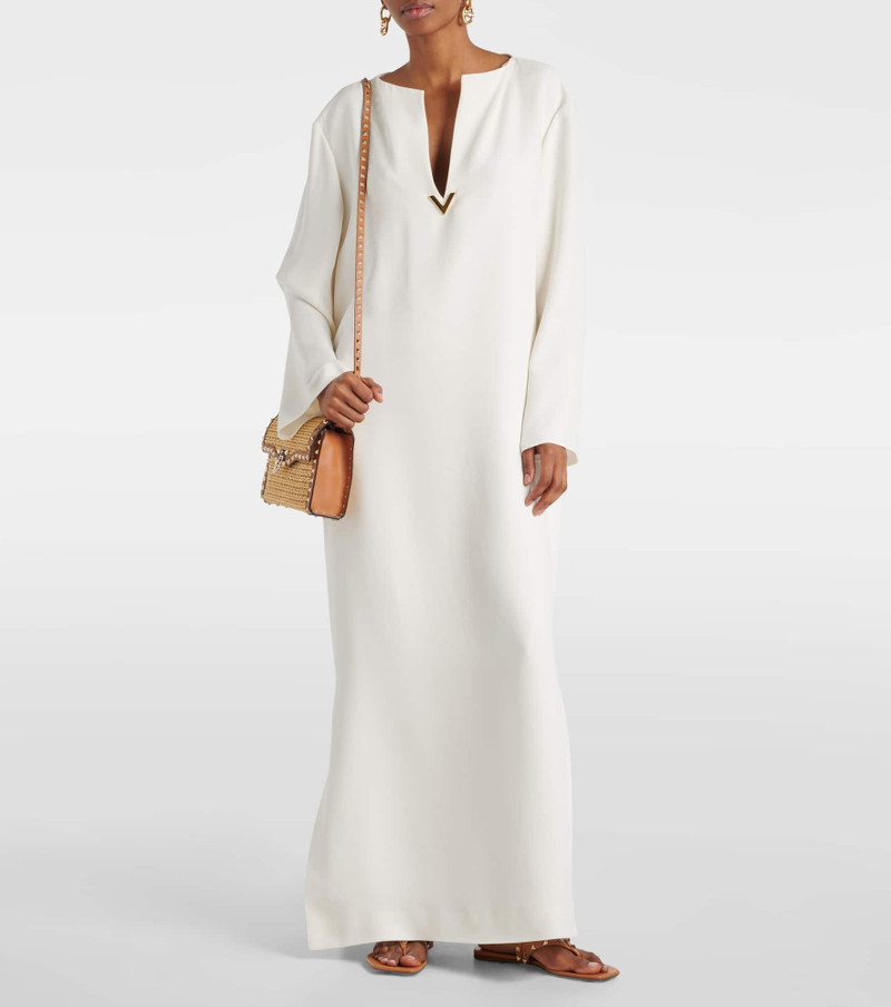 Valentino Rockstud Small raffia shoulder bag outlook