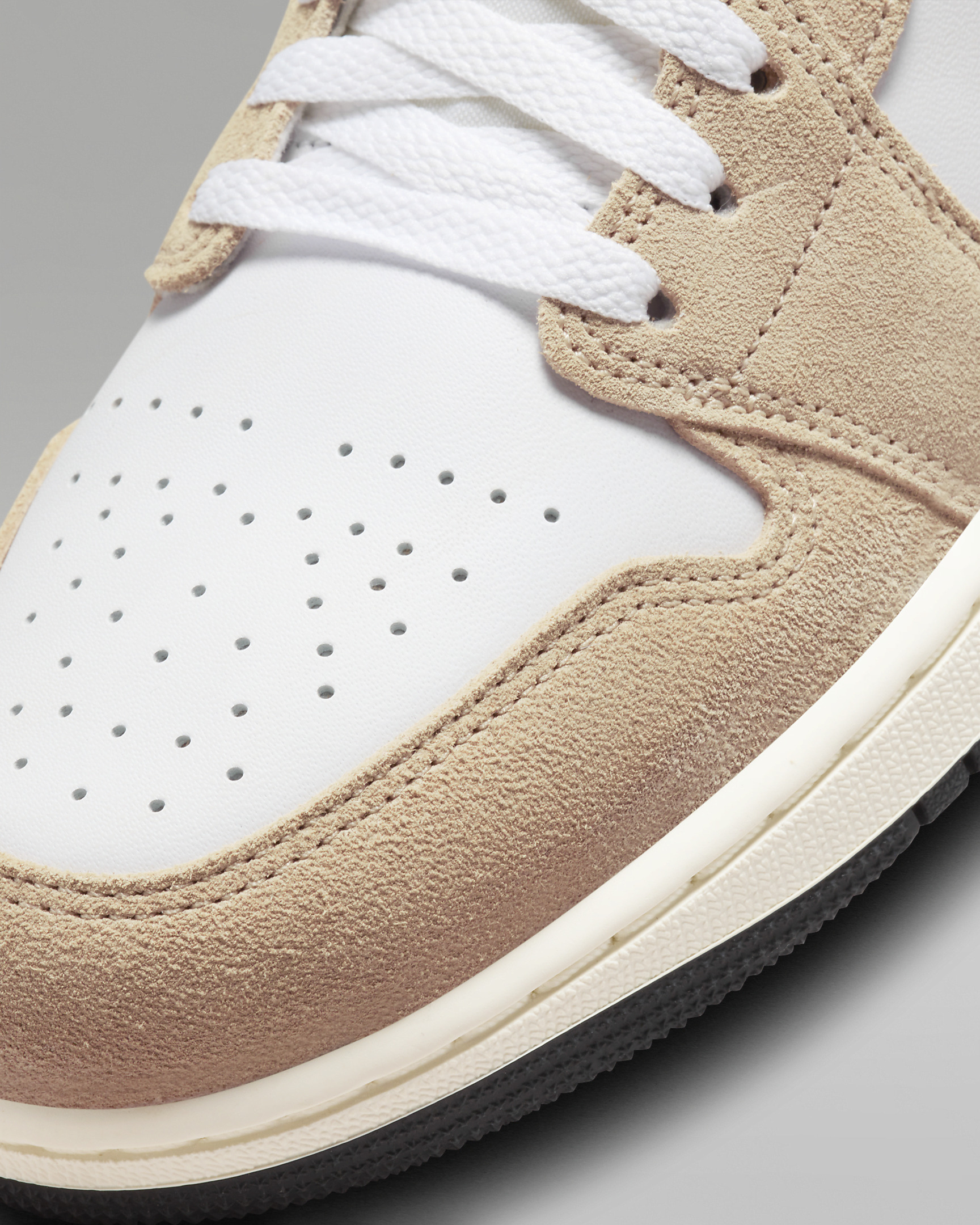 Air Jordan 1 Low SE Men's Shoes - 7