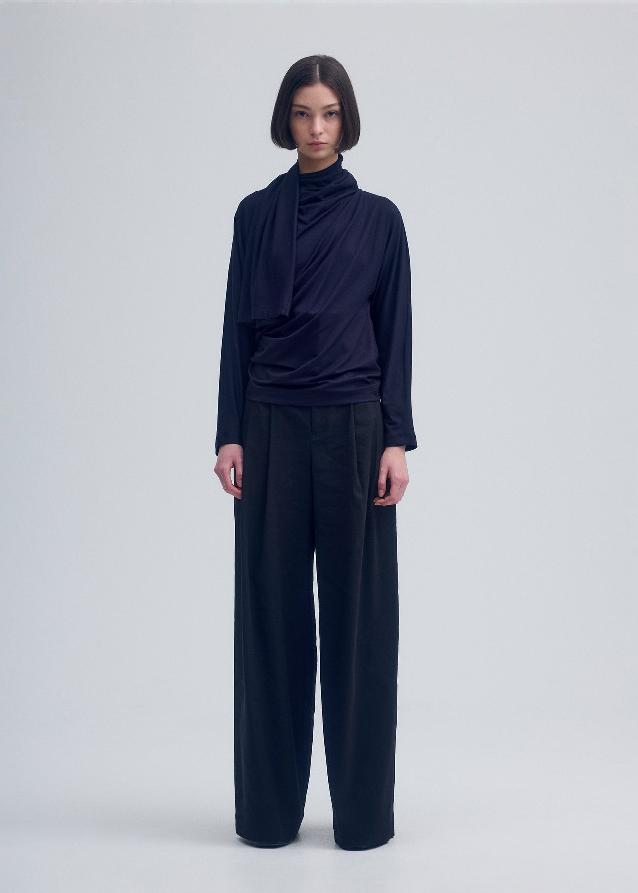 Tシャツ・カットソー ISSEY MIYAKE FW24 WIND SMOOTH JERSEY SHIRT (IM48JK216 79) ISSEY MIYAKE WIND SMOOTH JERSEY TOP | REVERSIBLE