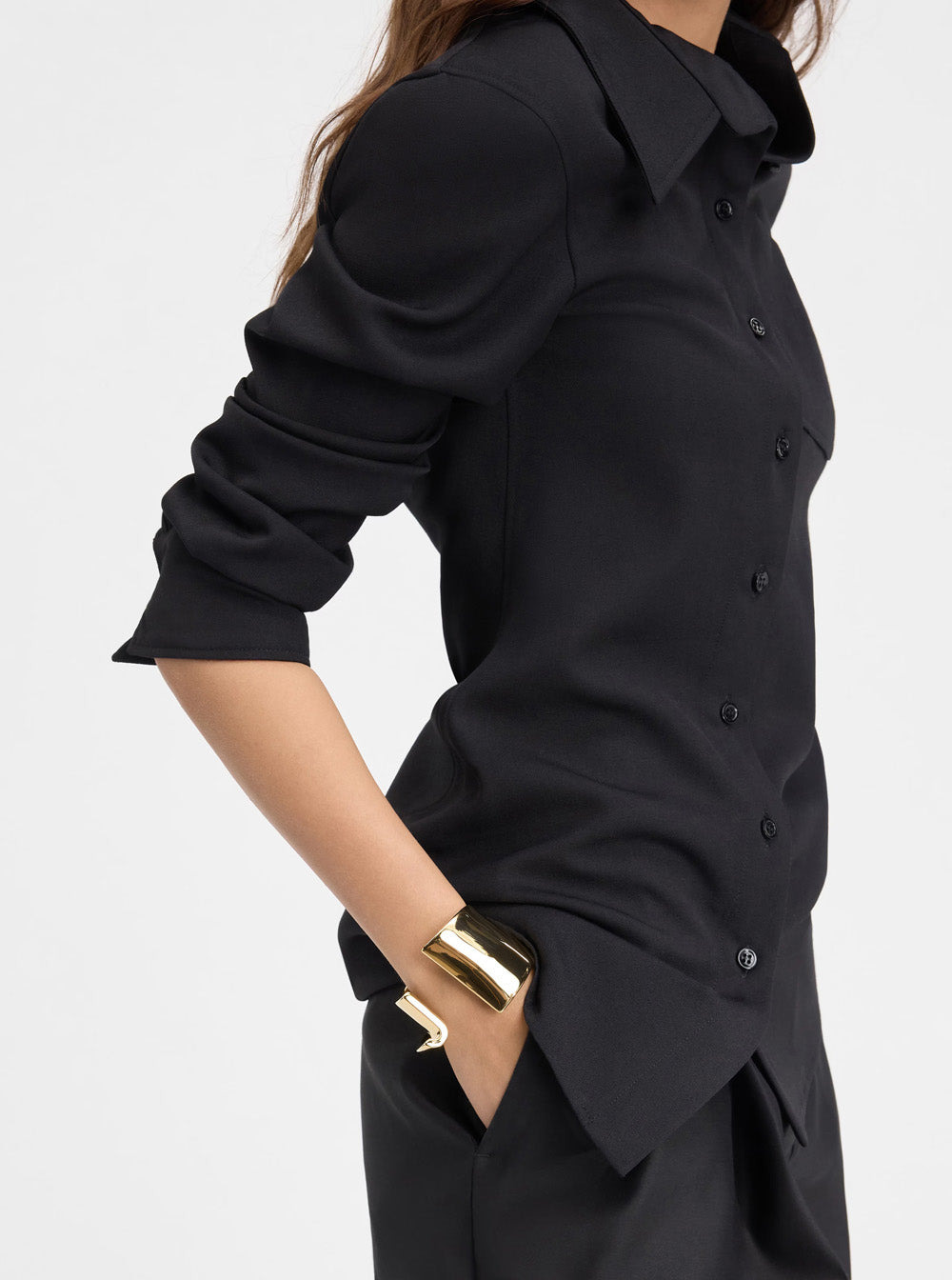 Jacquemus Women 'Le Bracelet J' Metallic Bracelet With Asymmetric And Sculpted Design In Copper Woma - 3
