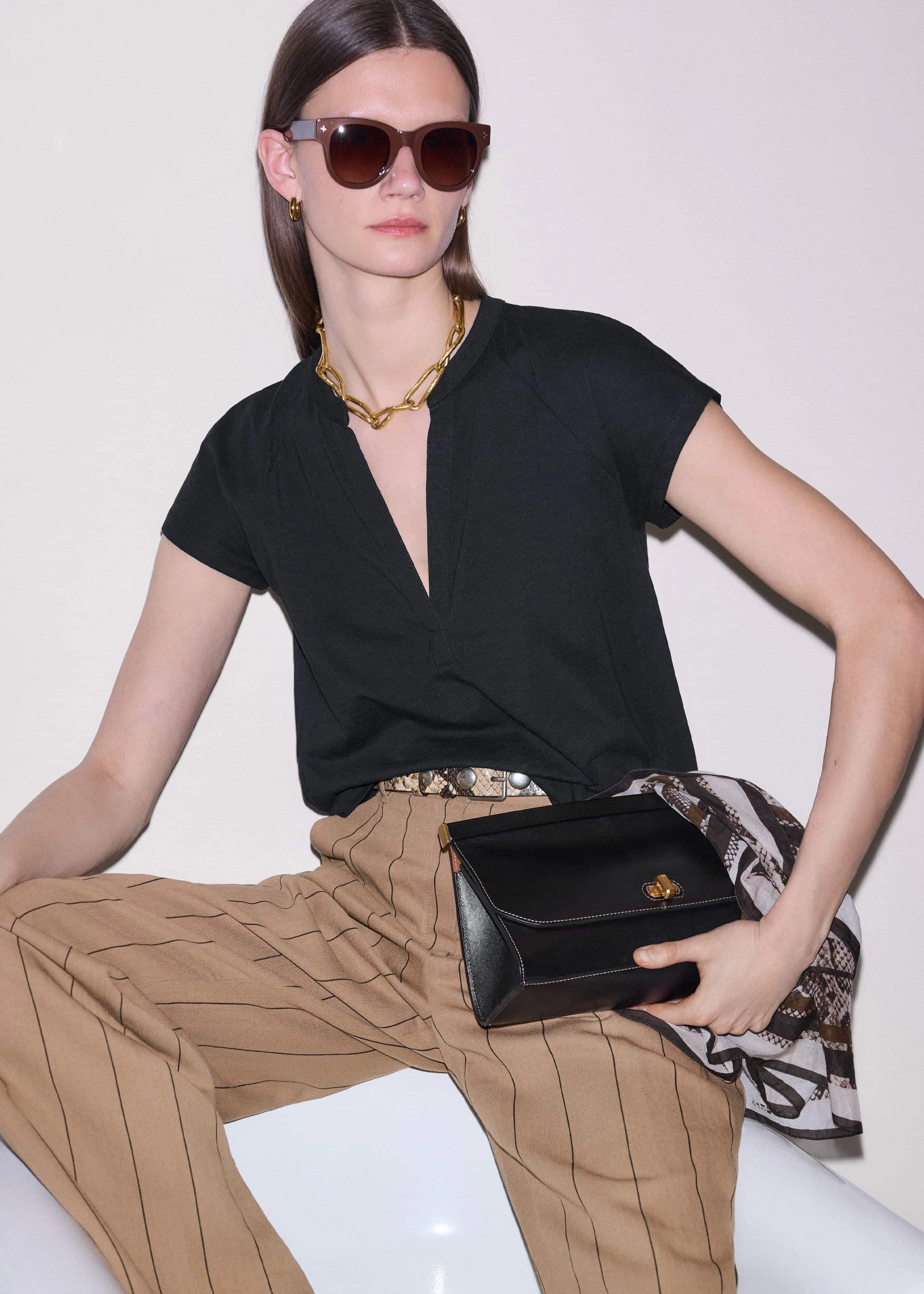 Open-V Swing Top - 1