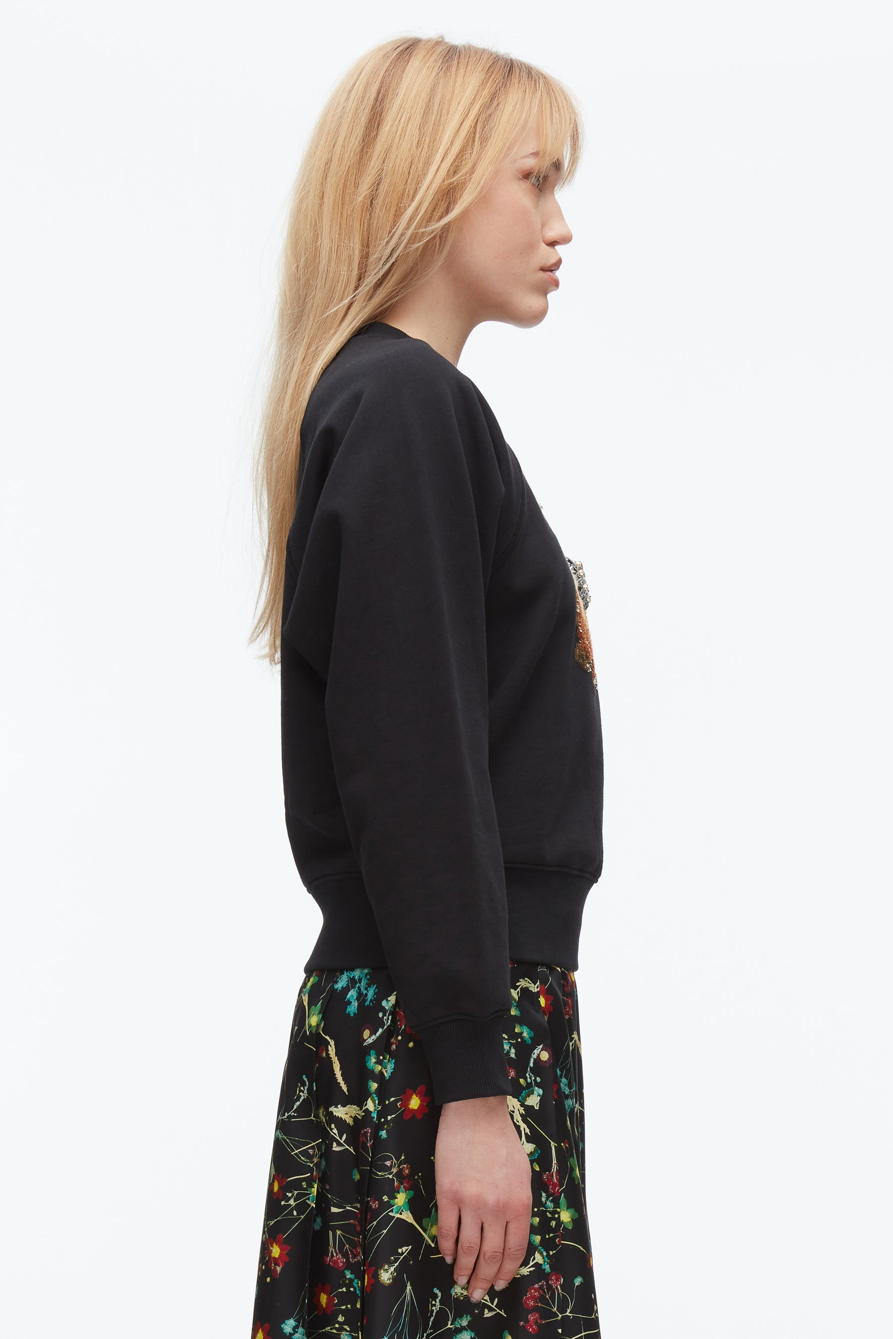 Rabbit Embroidery Sweatshirt - 4