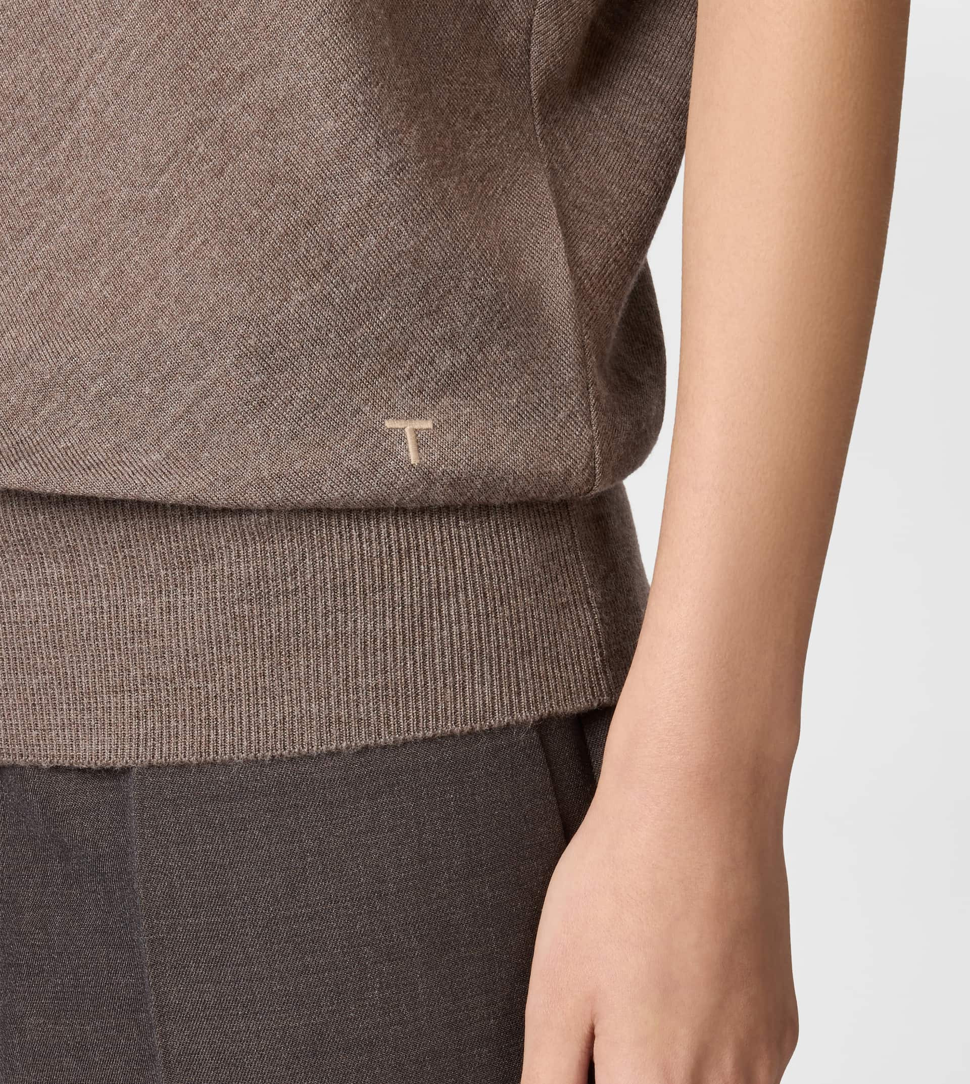 SILK BLEND TURTLENECK - BROWN - 6