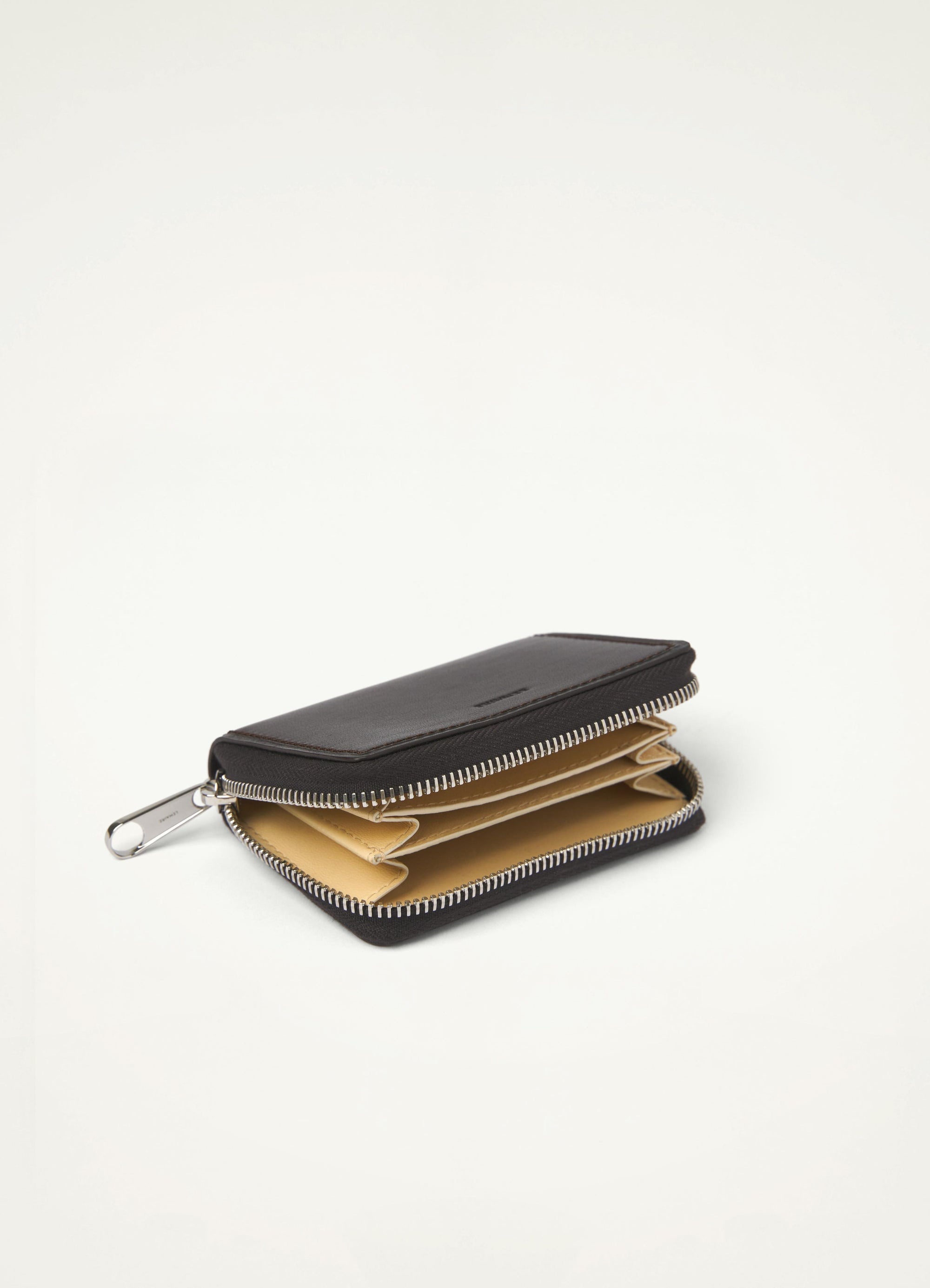 ZIP WALLET COMPACT
GLOSSY VEGETABLE LEATHER - 3