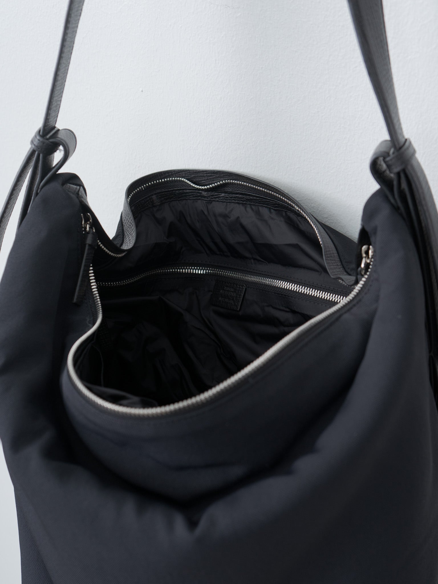 Airport Bag - Black - 7