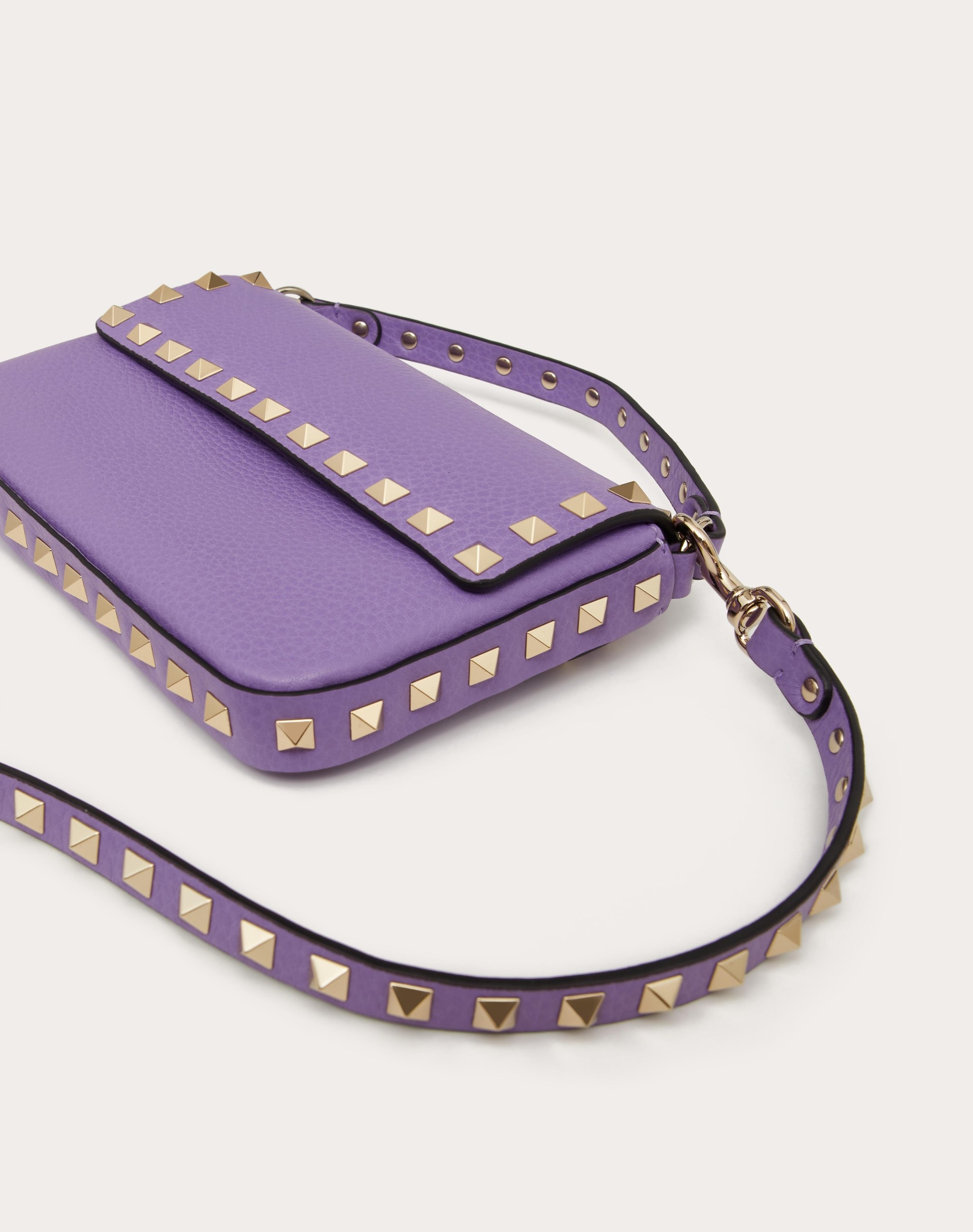 ROCKSTUD GRAINY CALFSKIN POUCH - 8