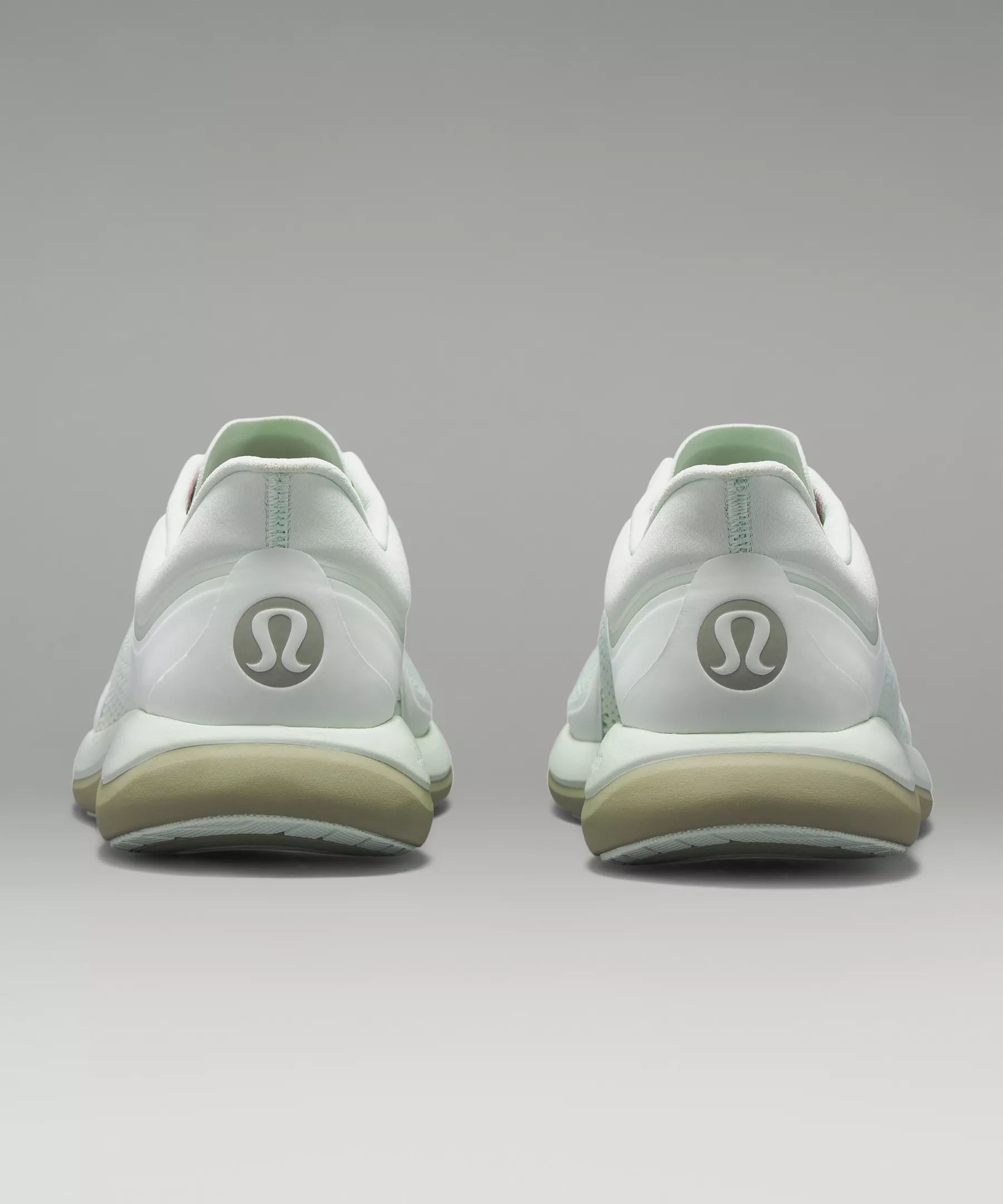 Chargefeel Low Women's Workout Shoe - 6